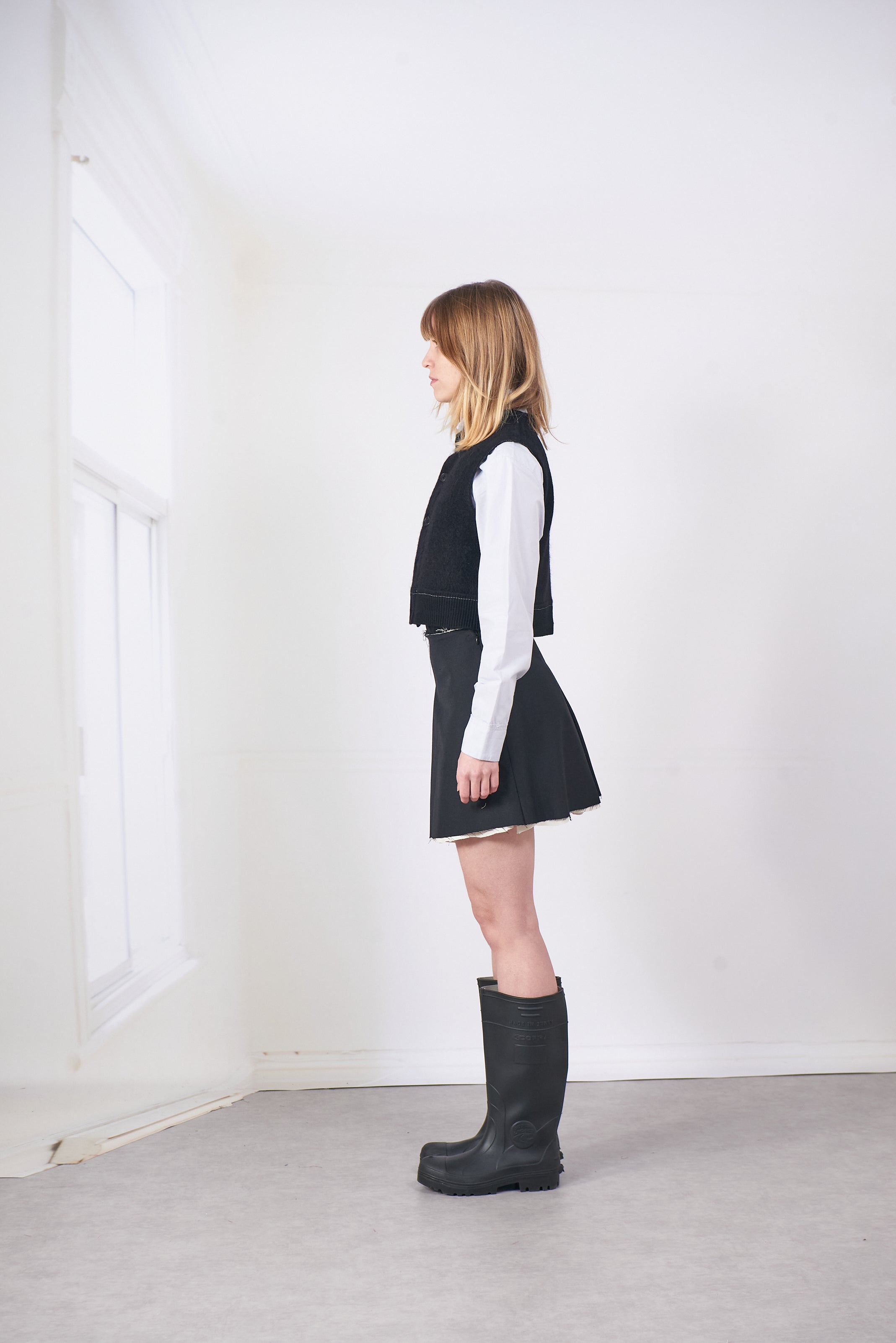 CF.20.03.05.01 HAIRY CROPPED VEST black
