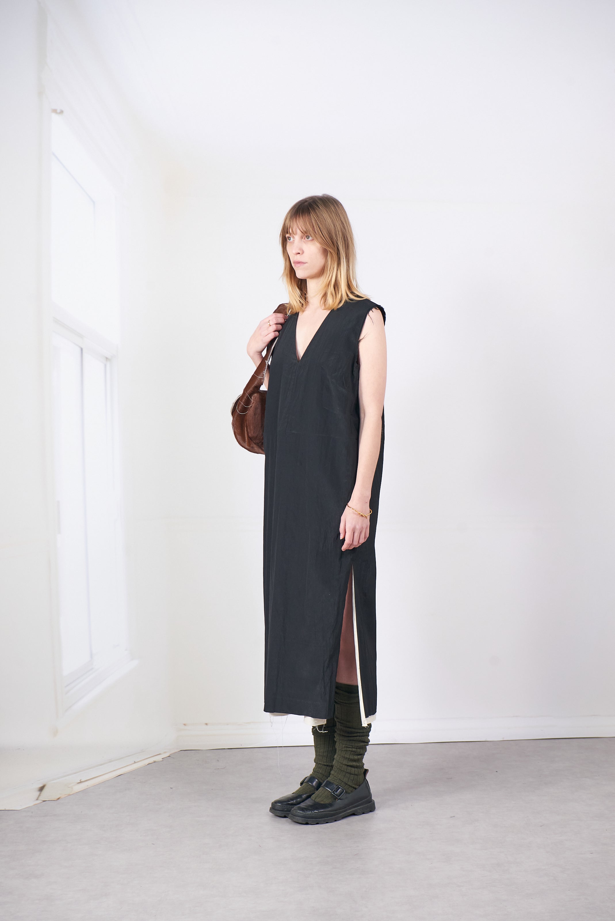 CF.20.08.03.02 V-NECK DRESS black