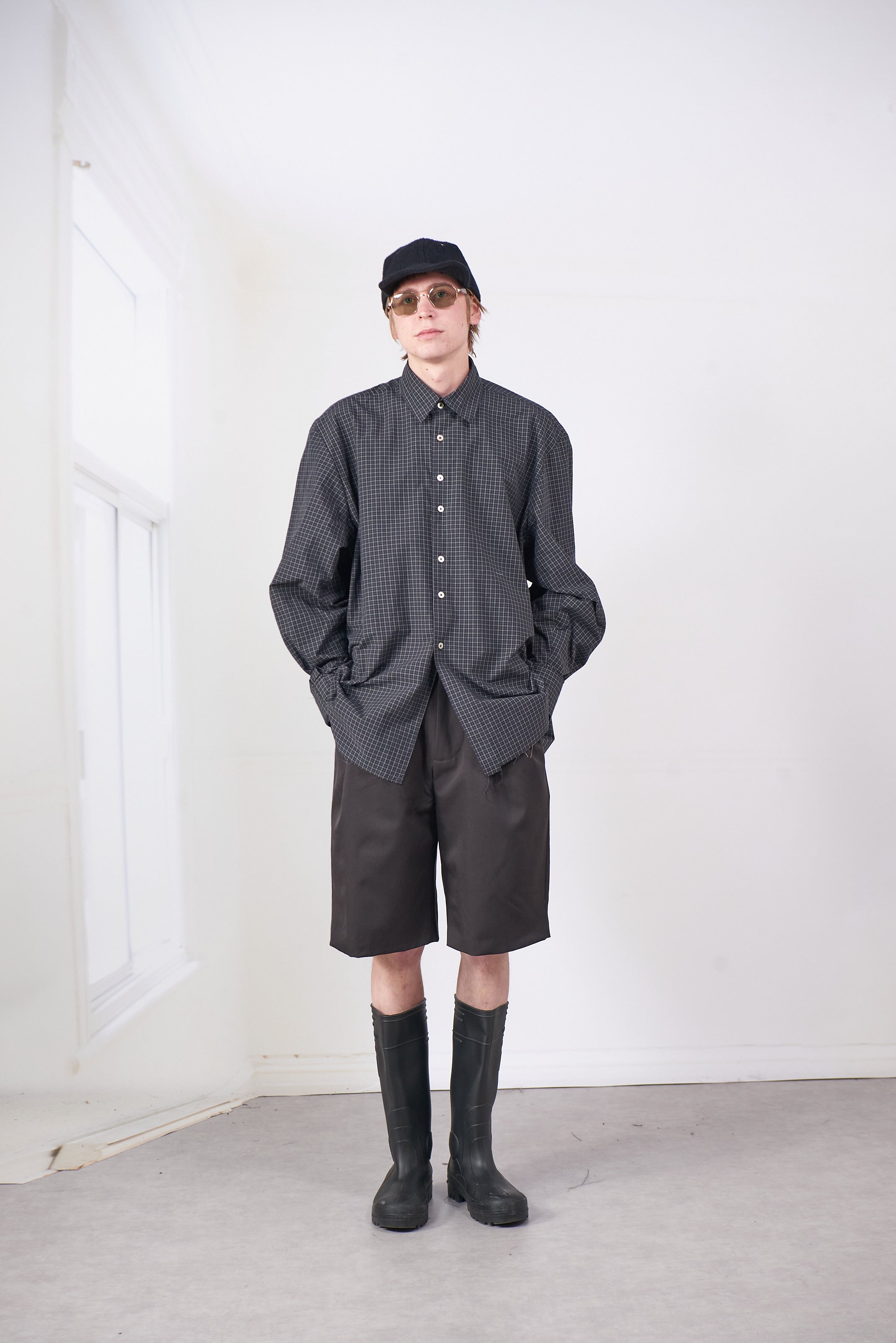 CF.20.06.11.02 SLIM SUIT SHORTS faded black
