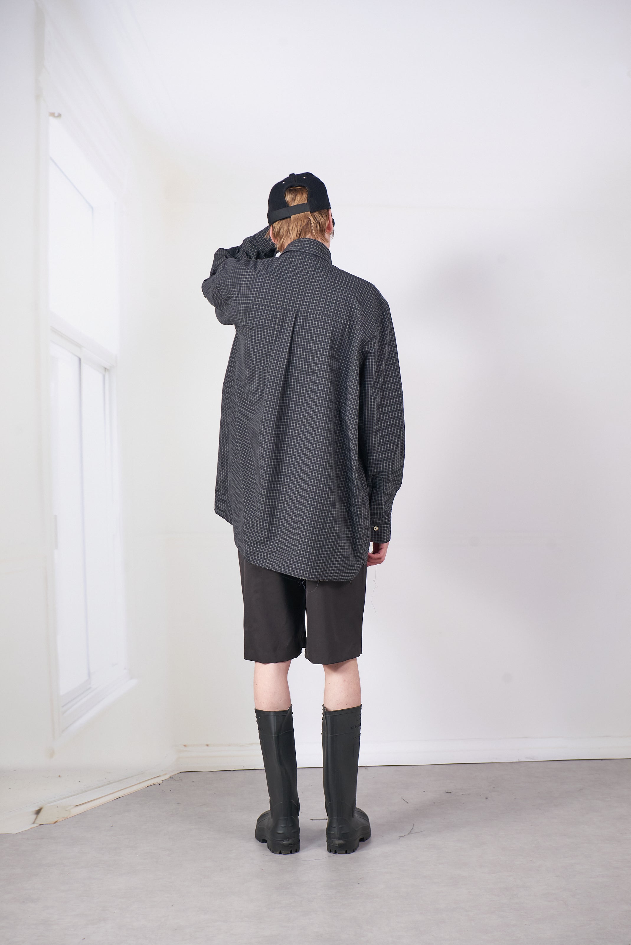 CF.20.06.11.02 SLIM SUIT SHORTS faded black