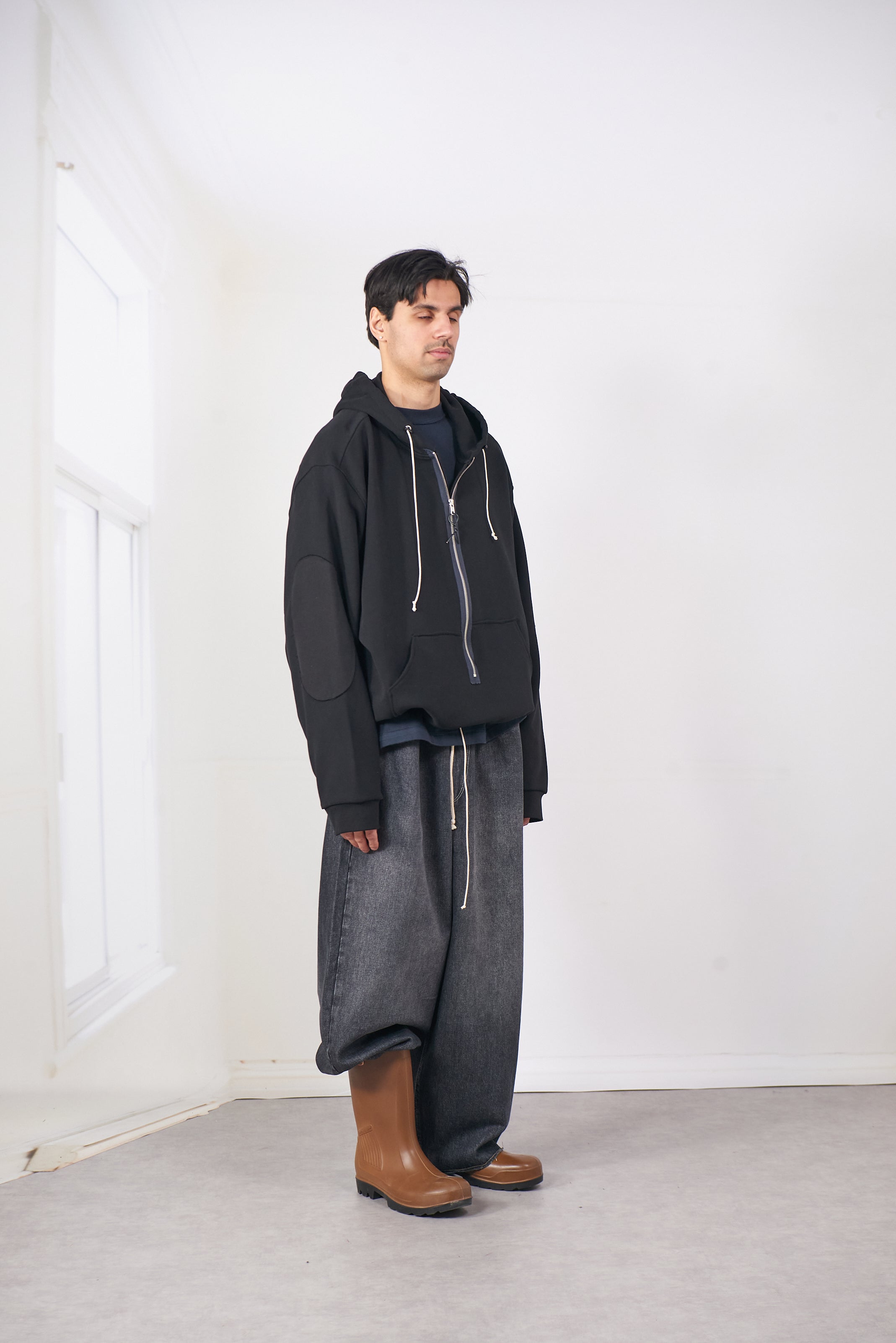 CF.20.06.04.01 BIG JEANS black