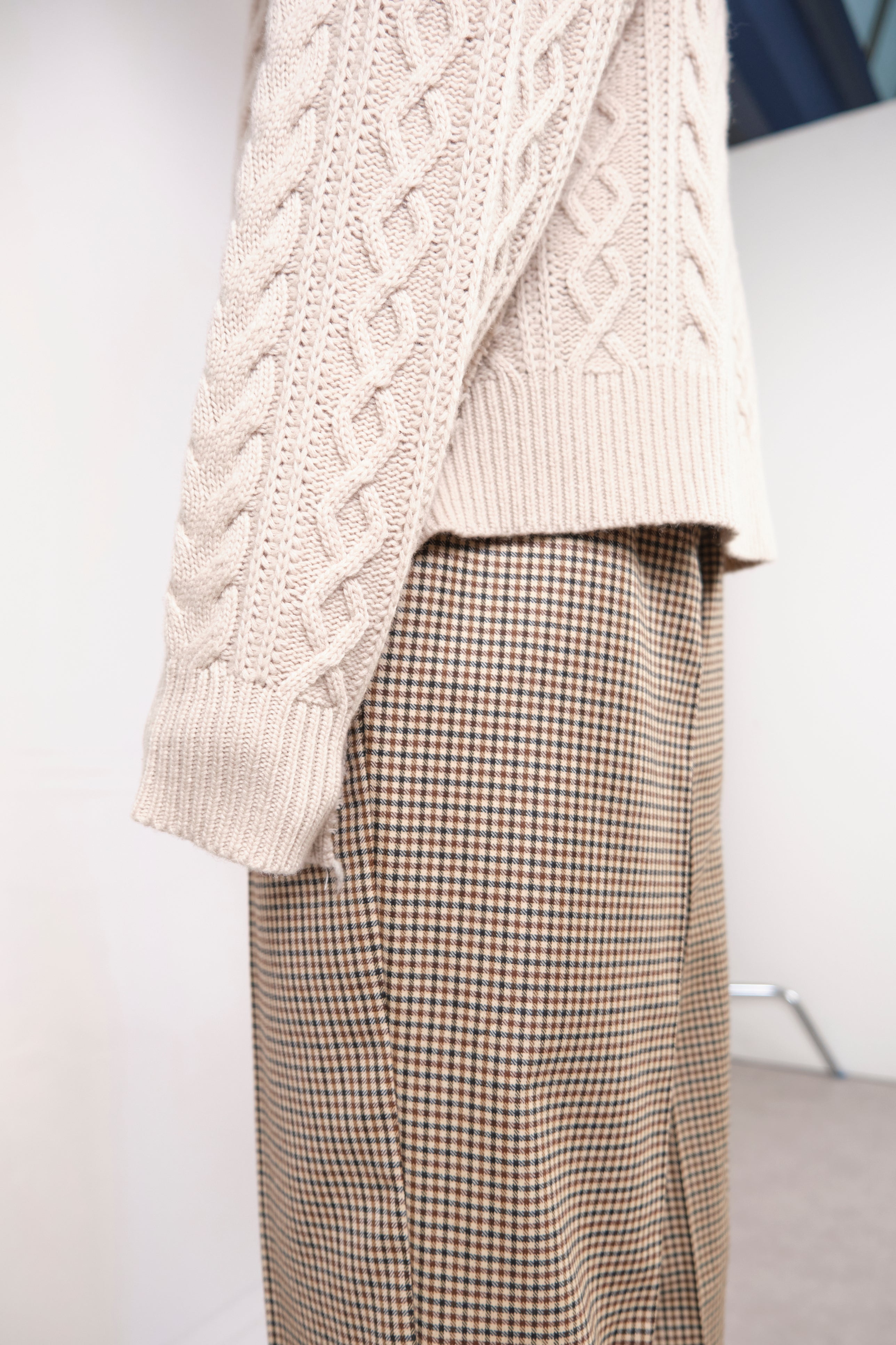 CF.20.03.02.01 FRANKENSTEIN CALBE KNIT off-white