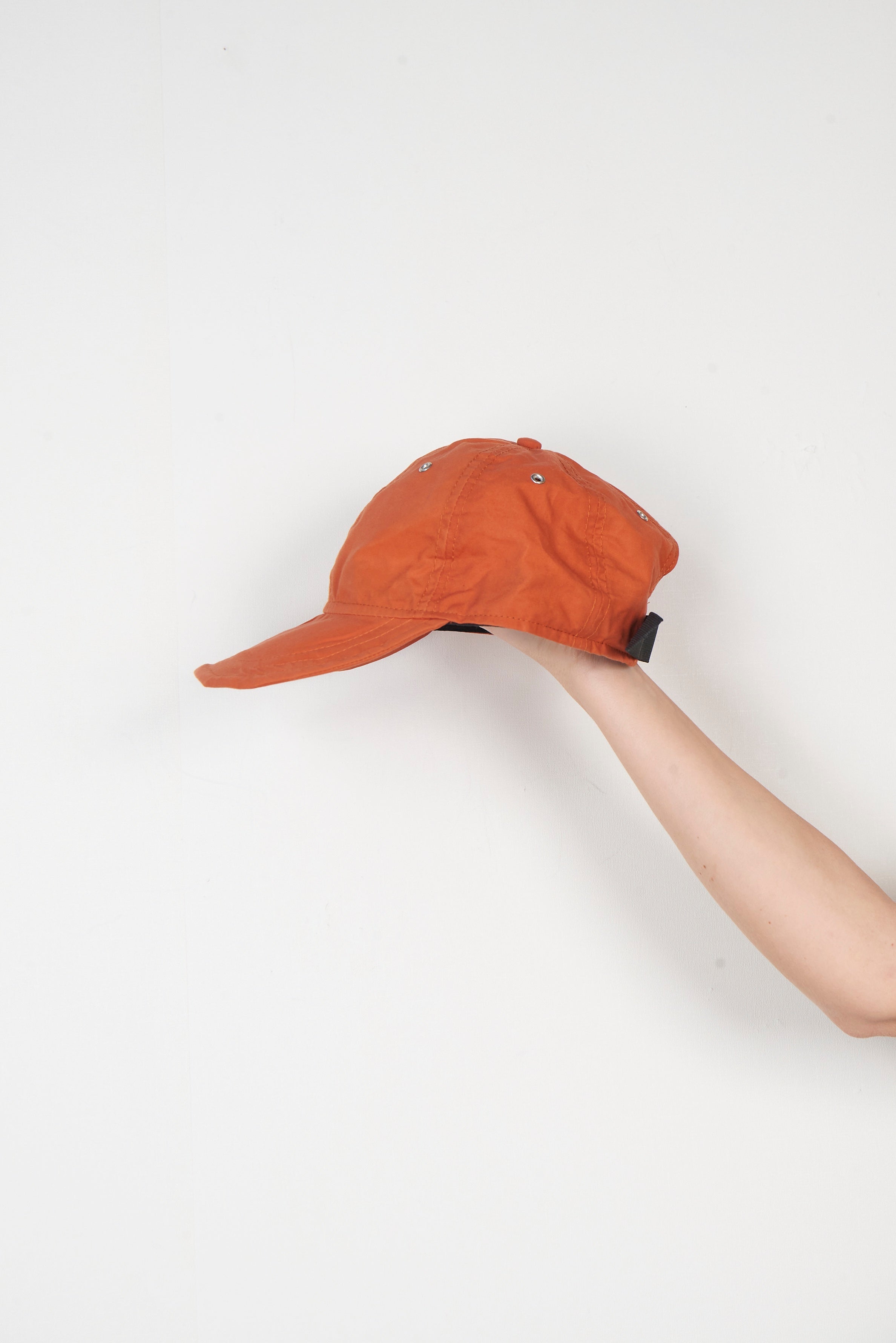 CF.19.11.04.02 CAP orange – Camiel Fortgens