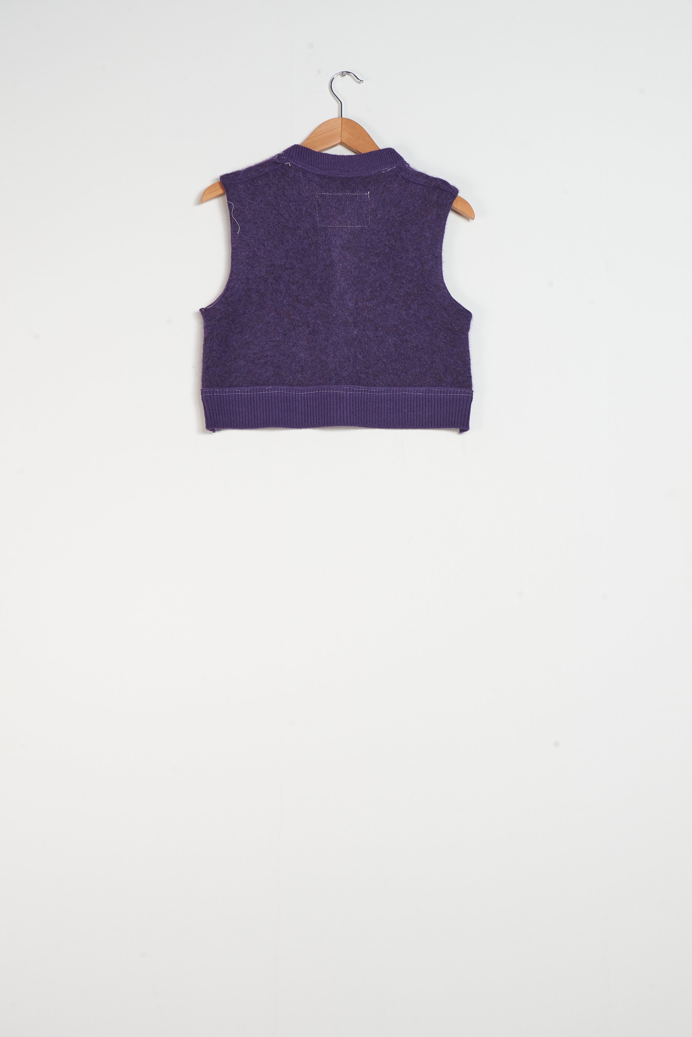 CF.20.03.05.01 HAIRY CROPPED VEST purple