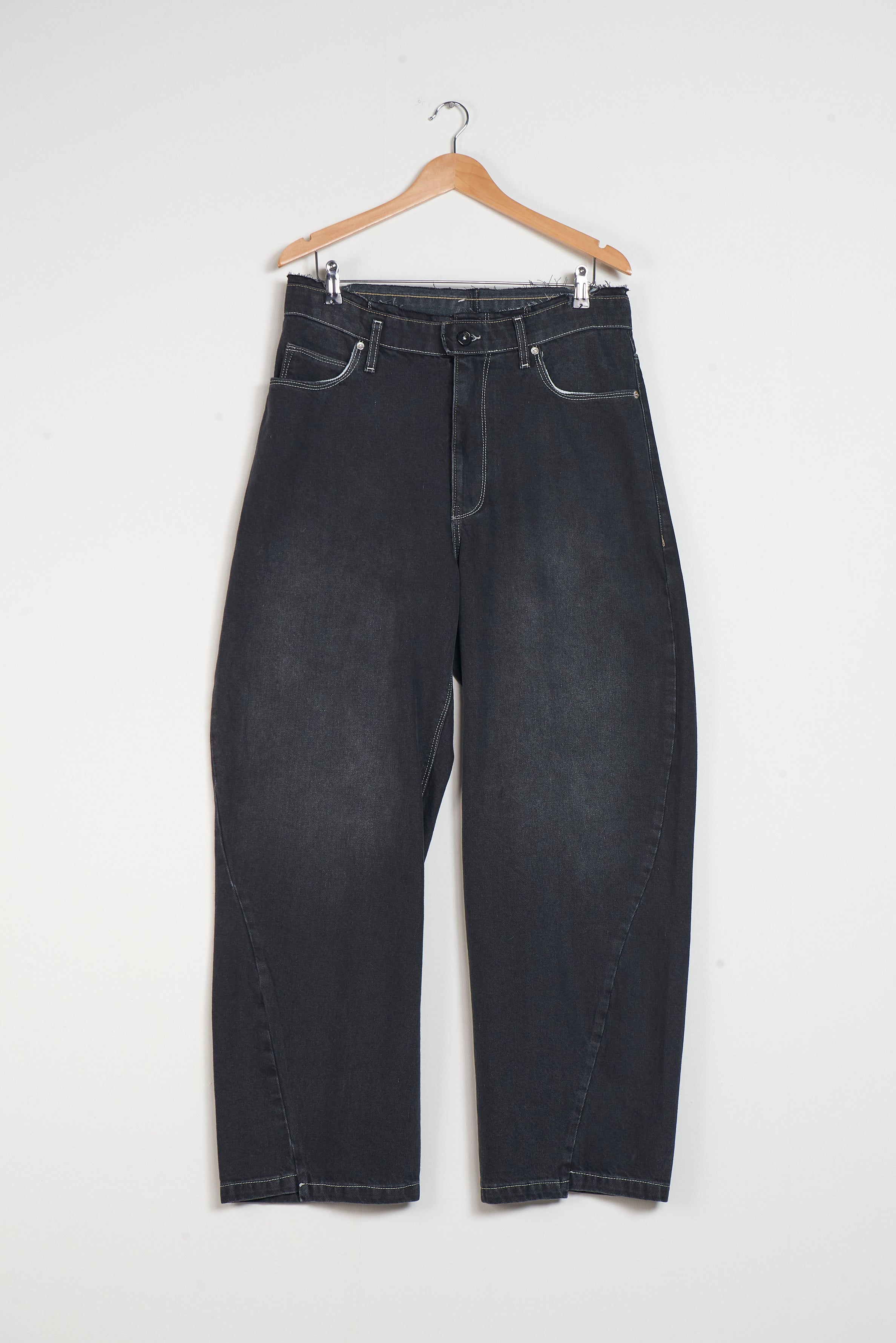 CF.20.06.02.01 WOBBLY JEANS black