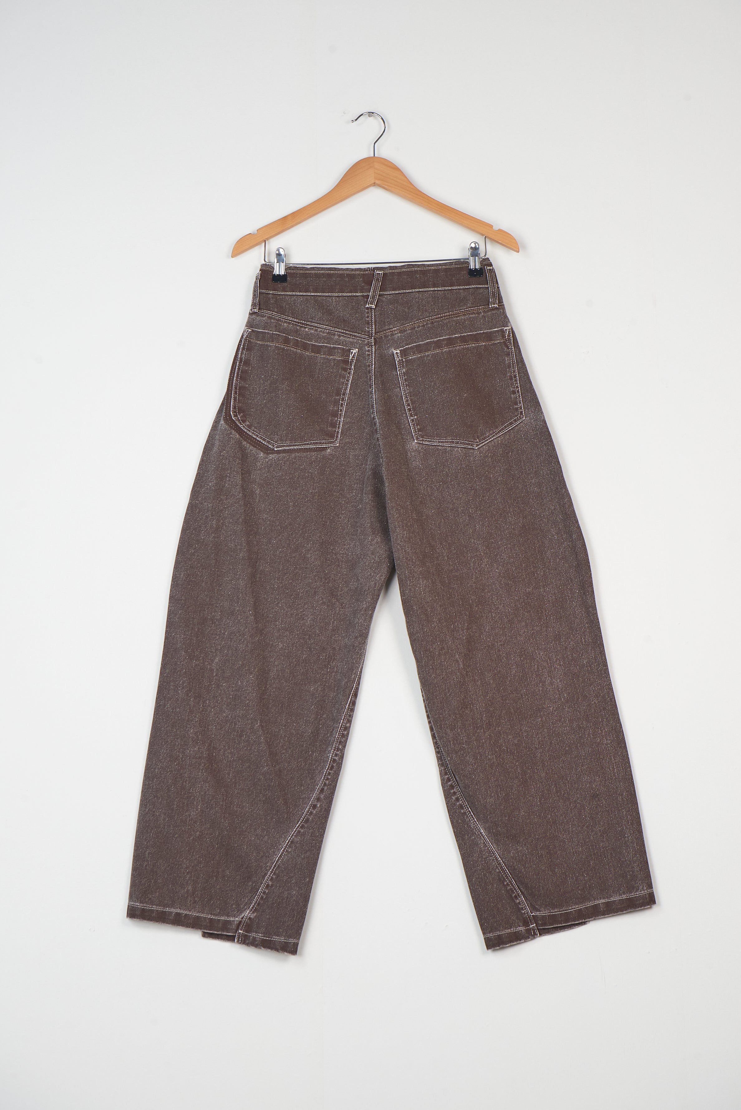 CF.20.06.02.02 WOBBLY JEANS brown