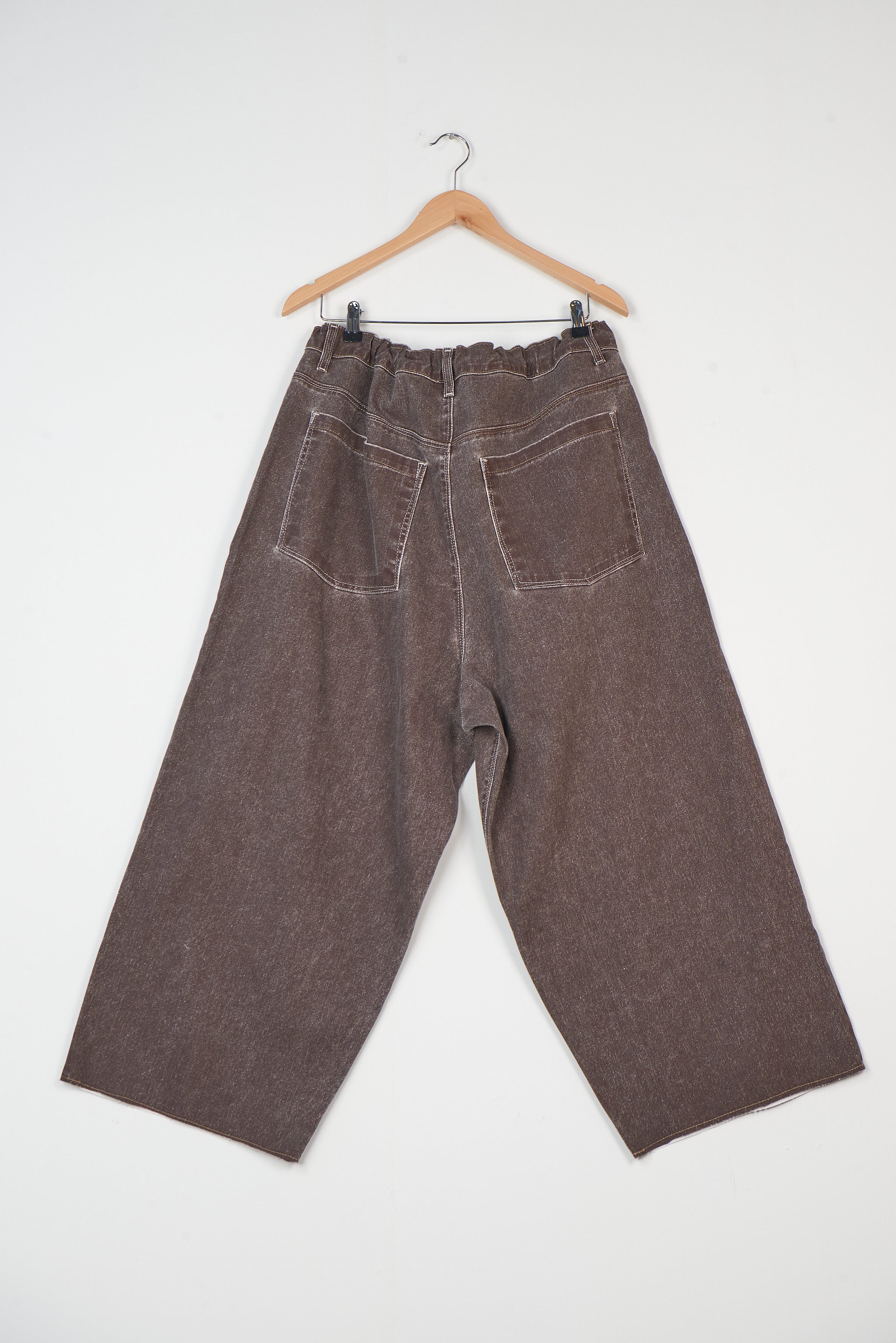 CF.20.06.04.02 BIG JEANS brown