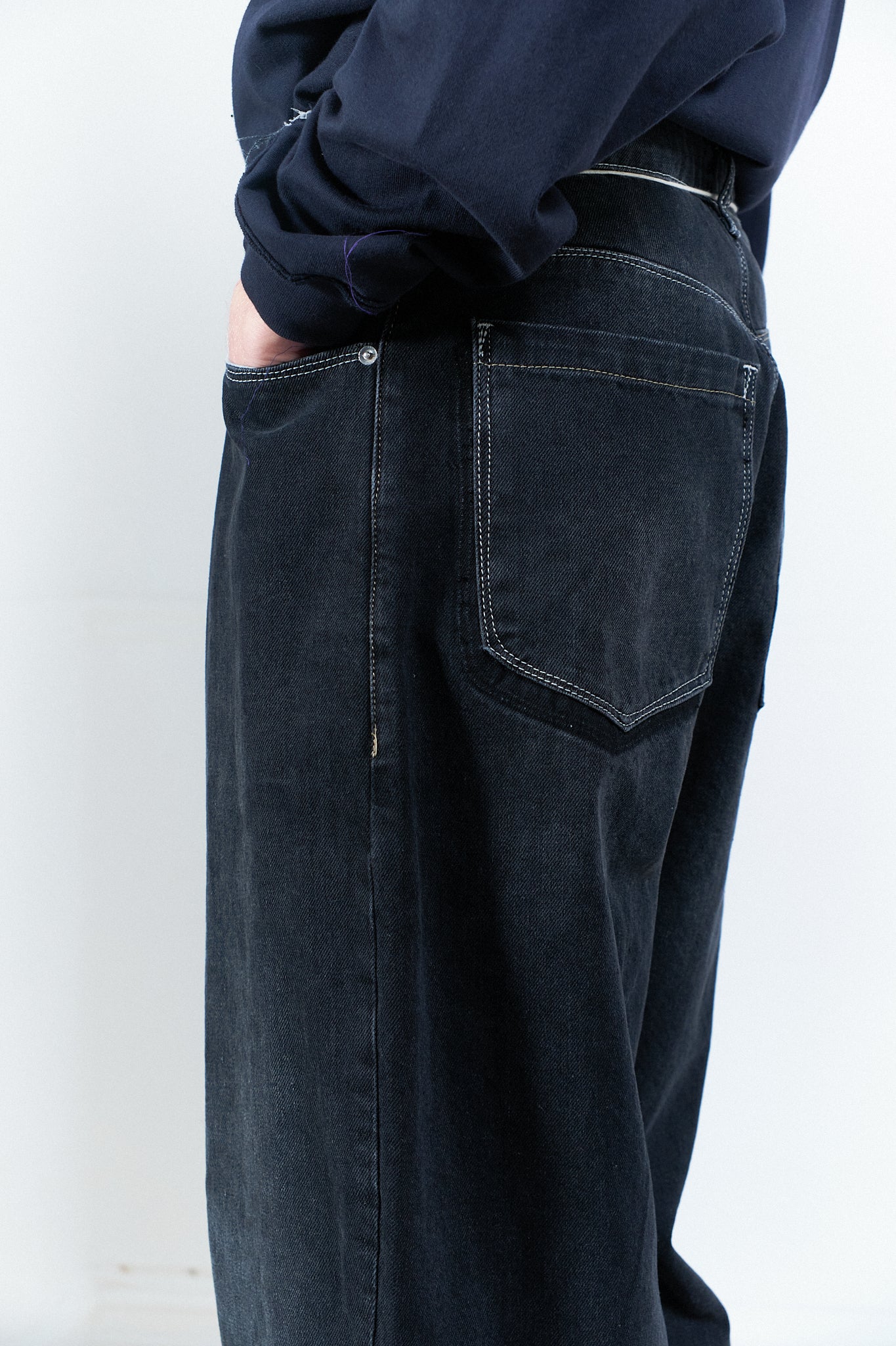 CF.20.06.02.01 WOBBLY JEANS black