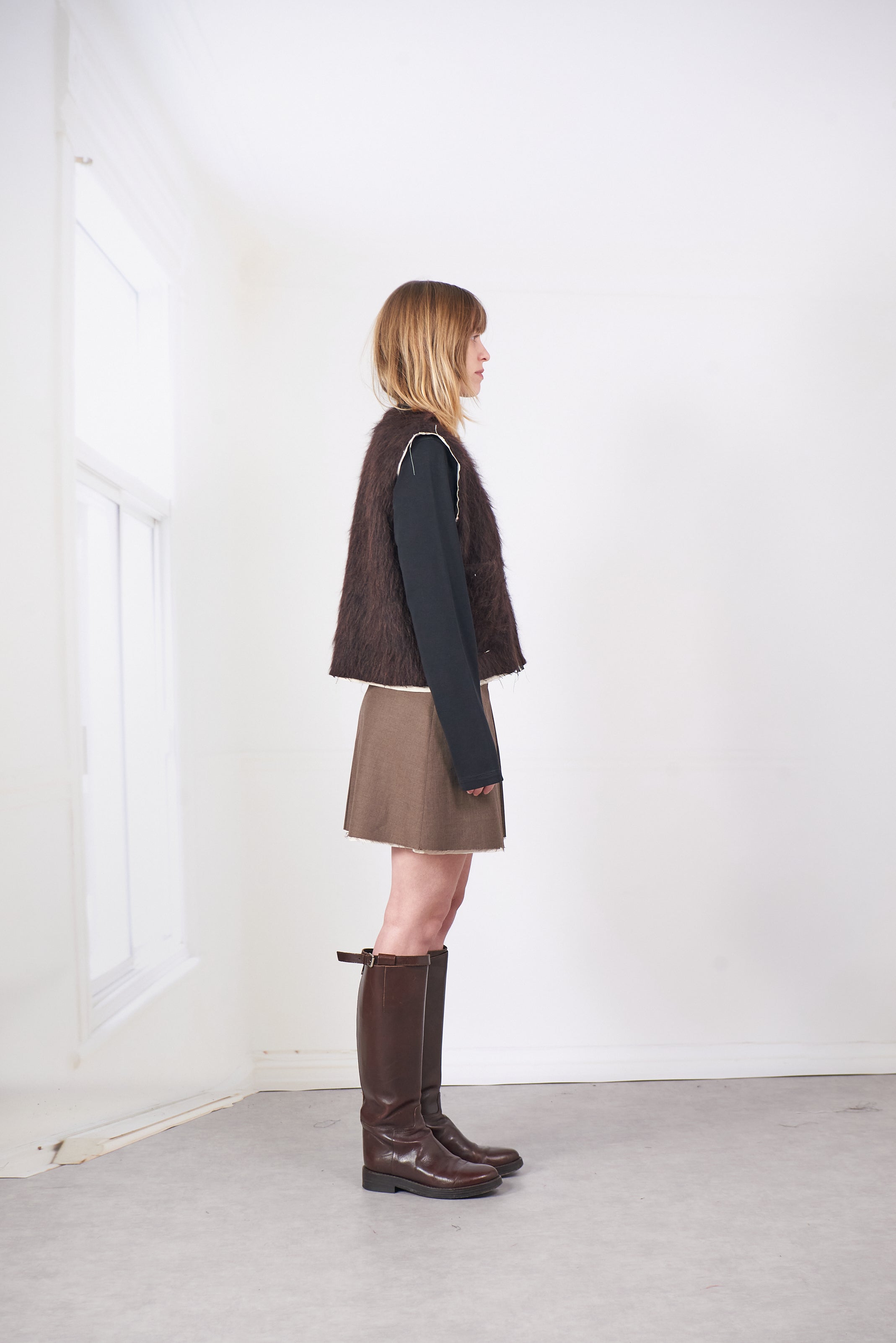 CF.20.05.01.01 SQUARE ZIP VEST brown