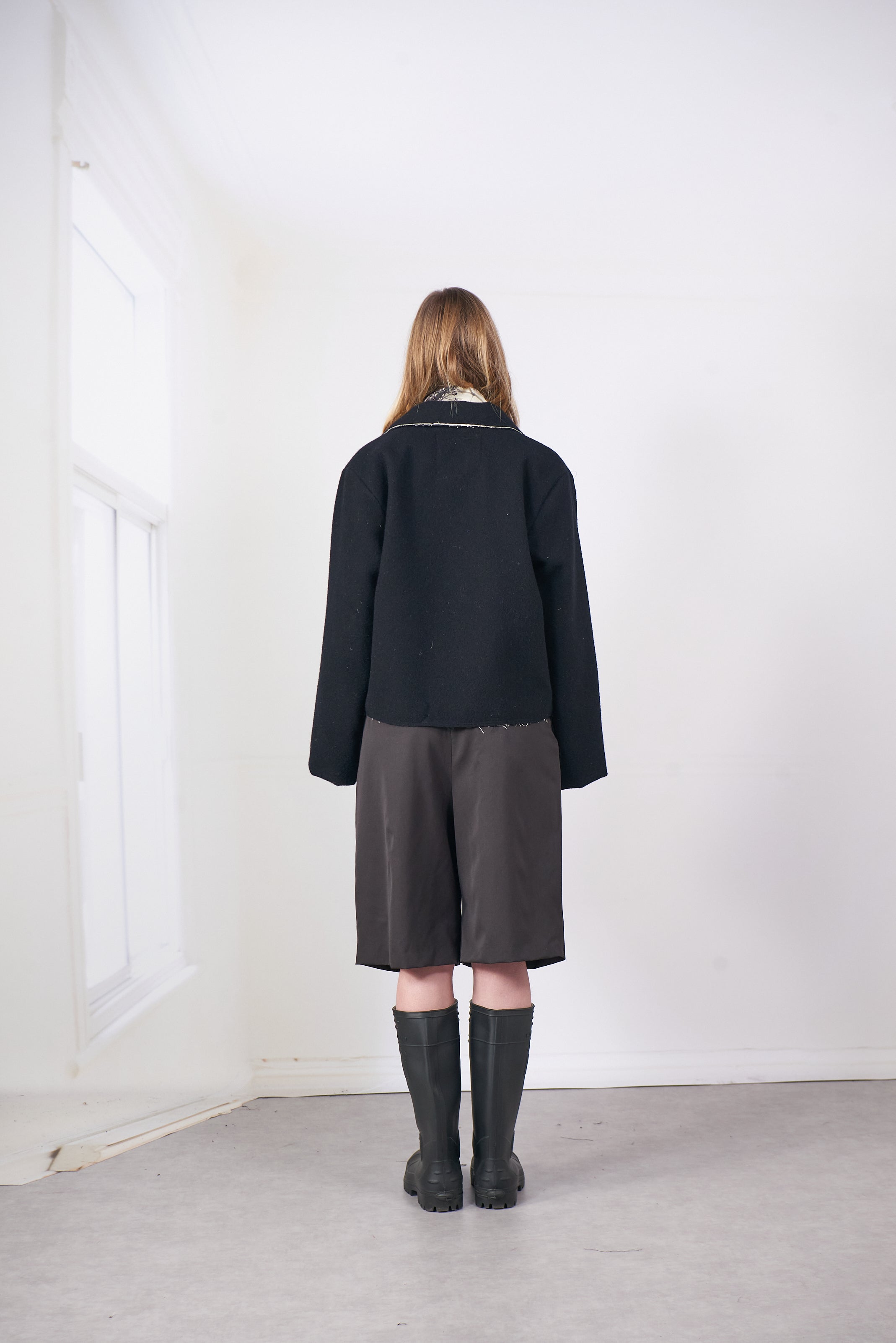 CF.20.06.11.02 SLIM SUIT SHORTS faded black