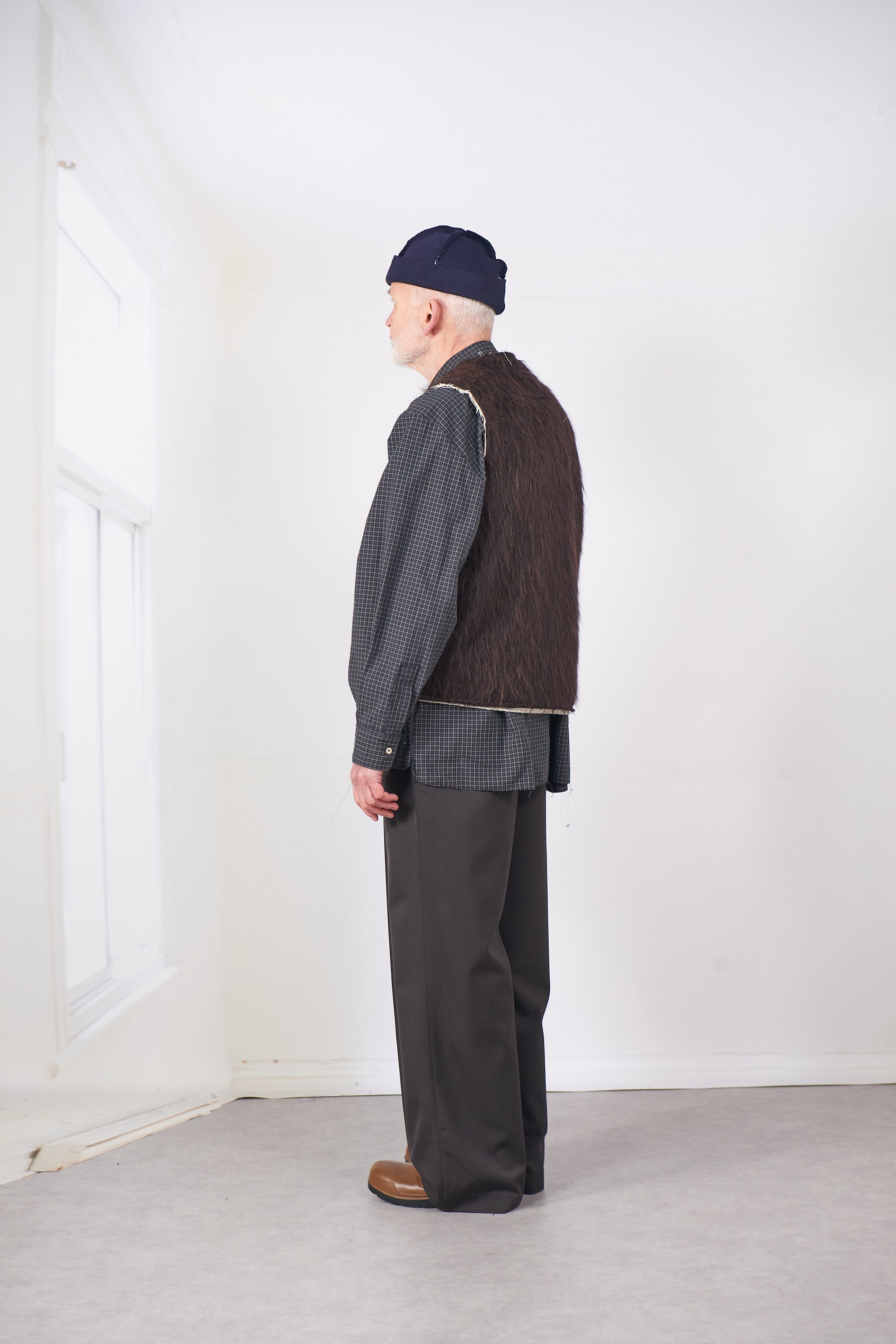 CF.20.05.01.01 SQUARE ZIP VEST brown