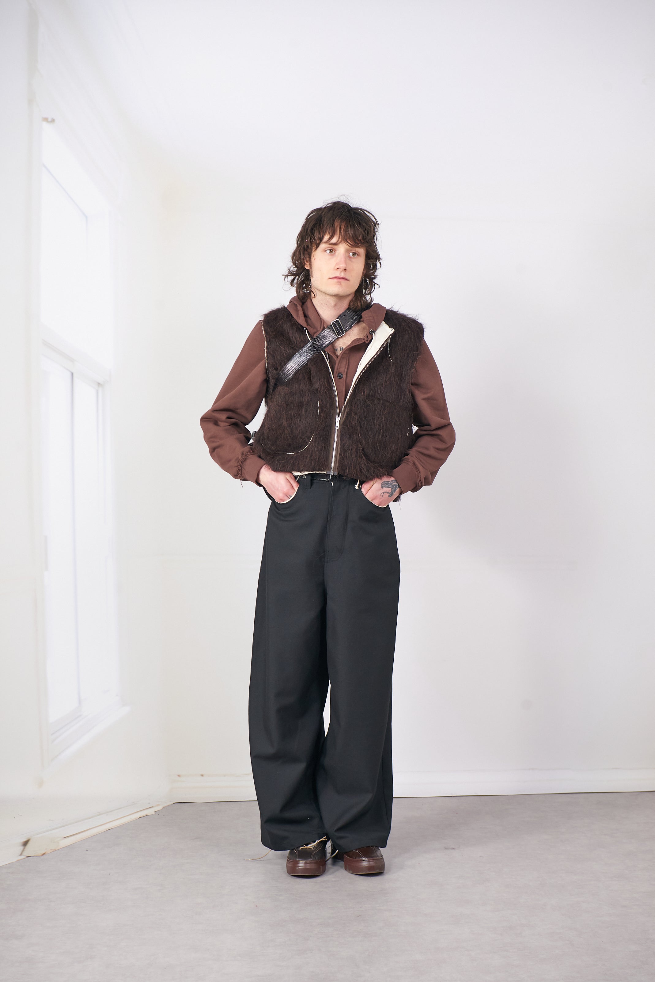 CF.20.05.01.01 SQUARE ZIP VEST brown