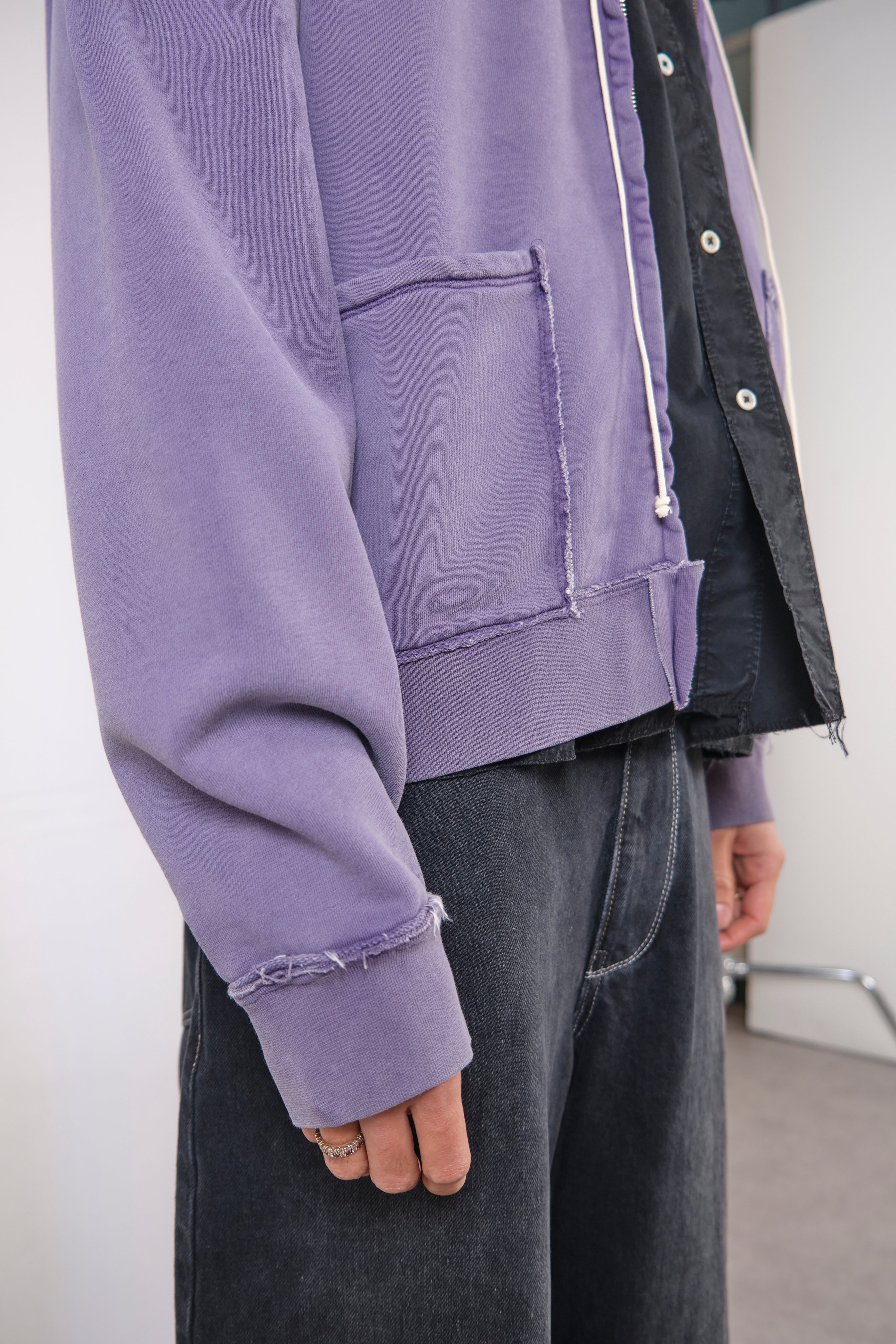 CF.20.02.01.01 FITTED ZIP HOODIE dark purple