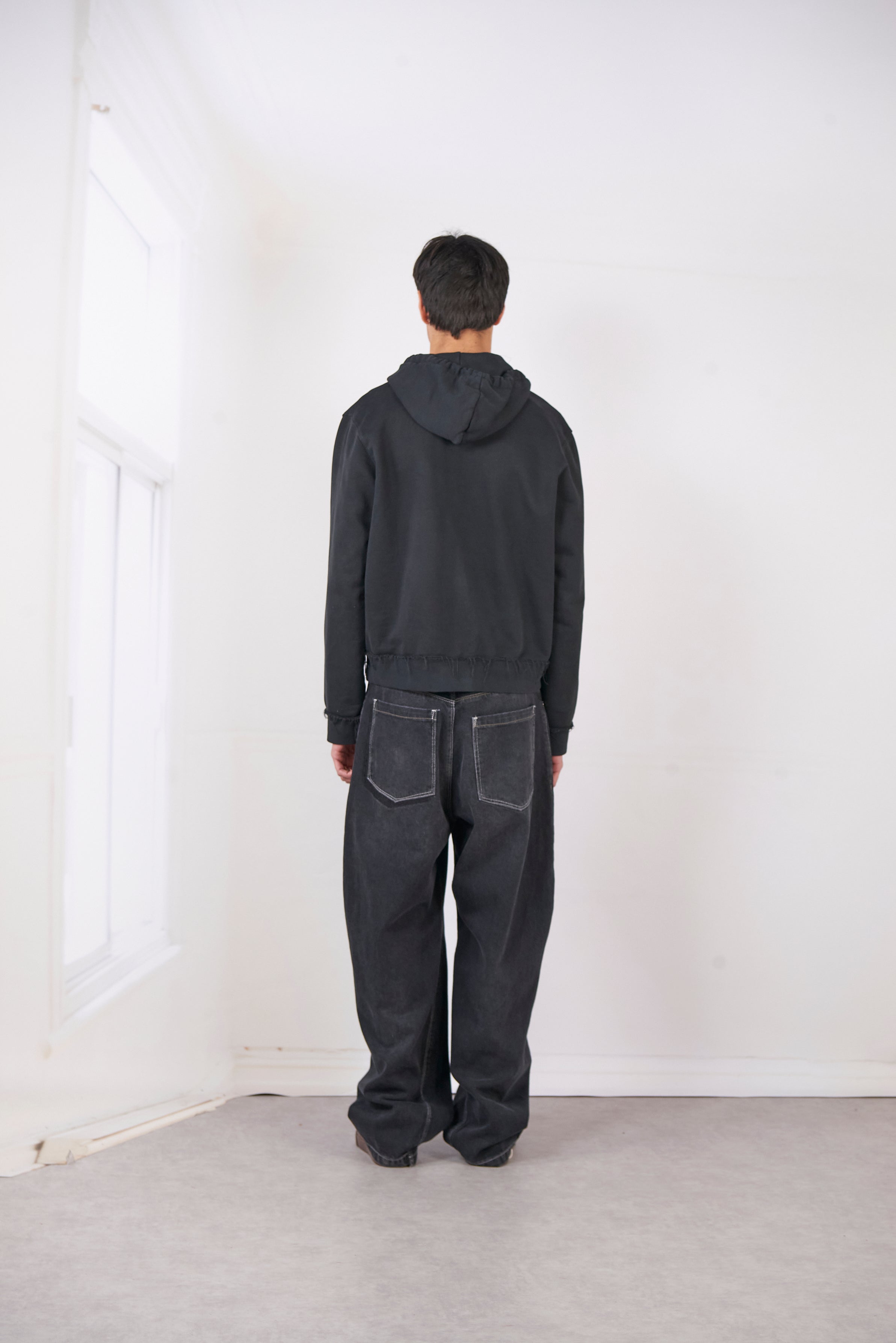 CF.20.02.01.01 FITTED ZIP HOODIE black