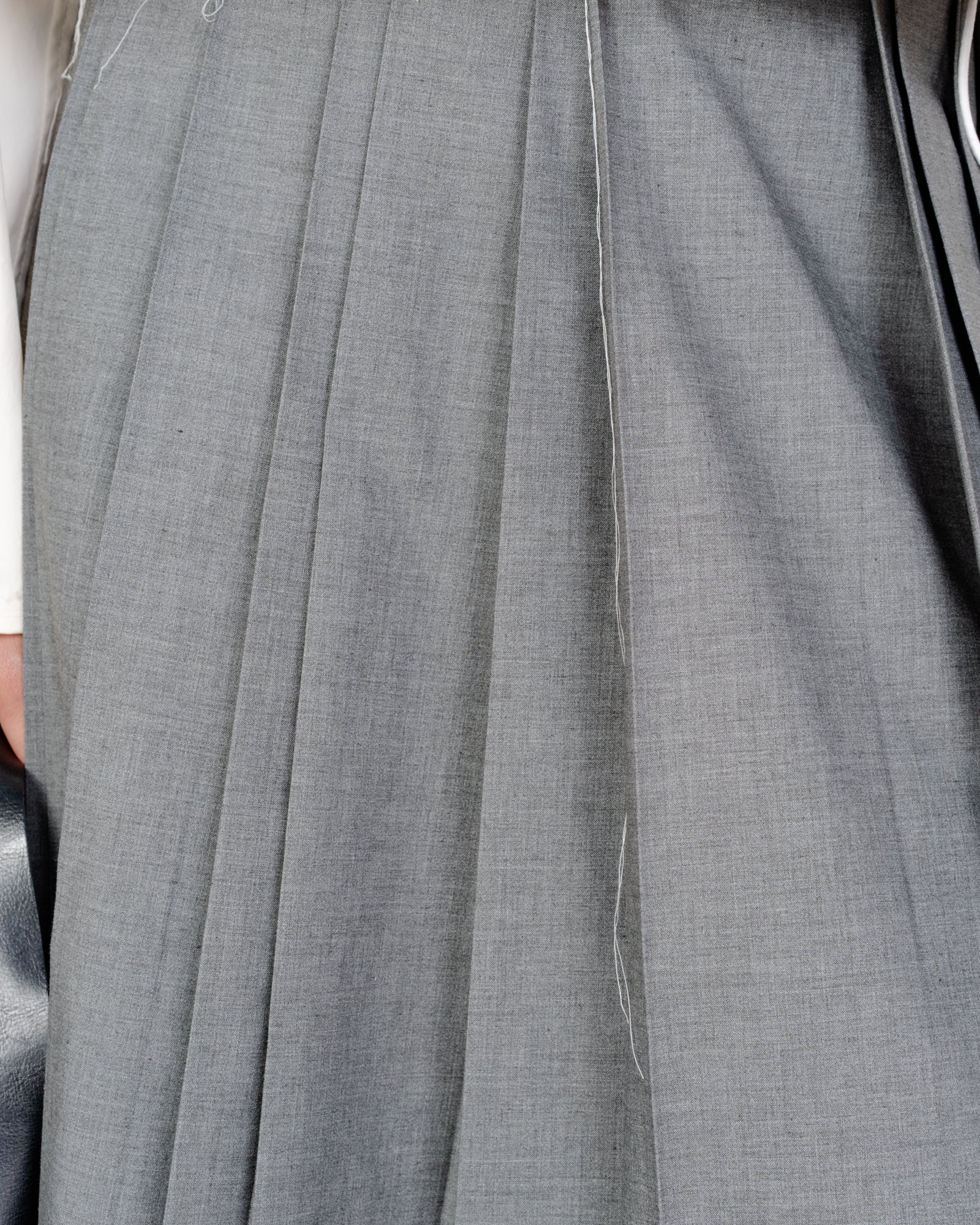 CF.21.07.02.01 PLEATS SKIRT grey