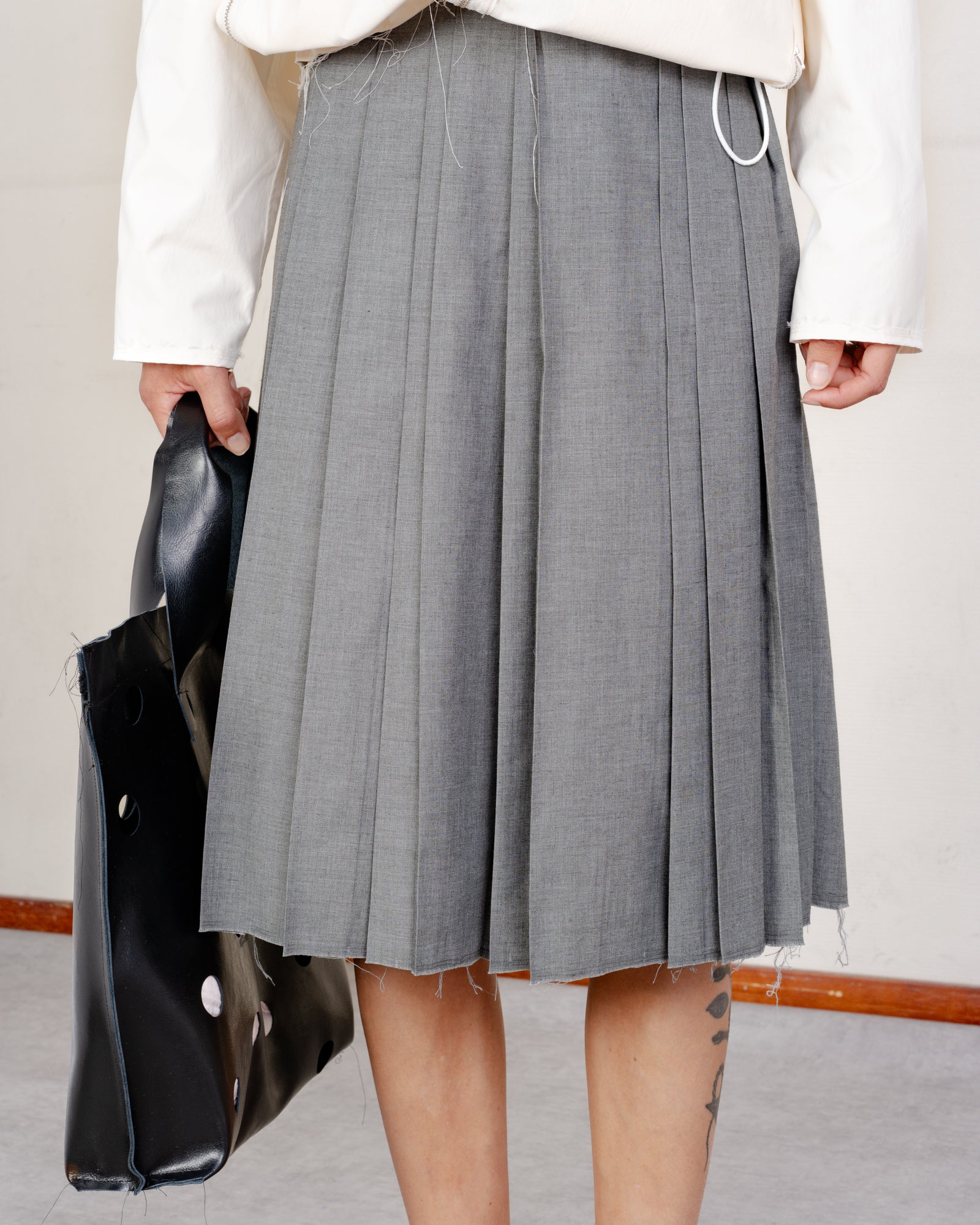 CF.21.07.02.01 PLEATS SKIRT grey – Camiel Fortgens