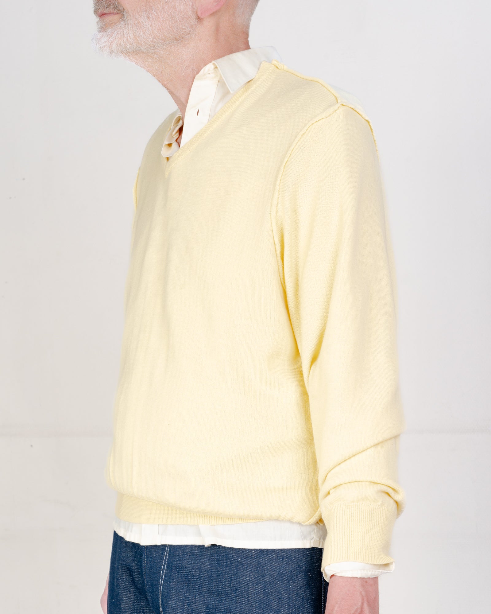 CF.21.03.02.02 FRANKENSTEIN V-NECK merino knit yellow