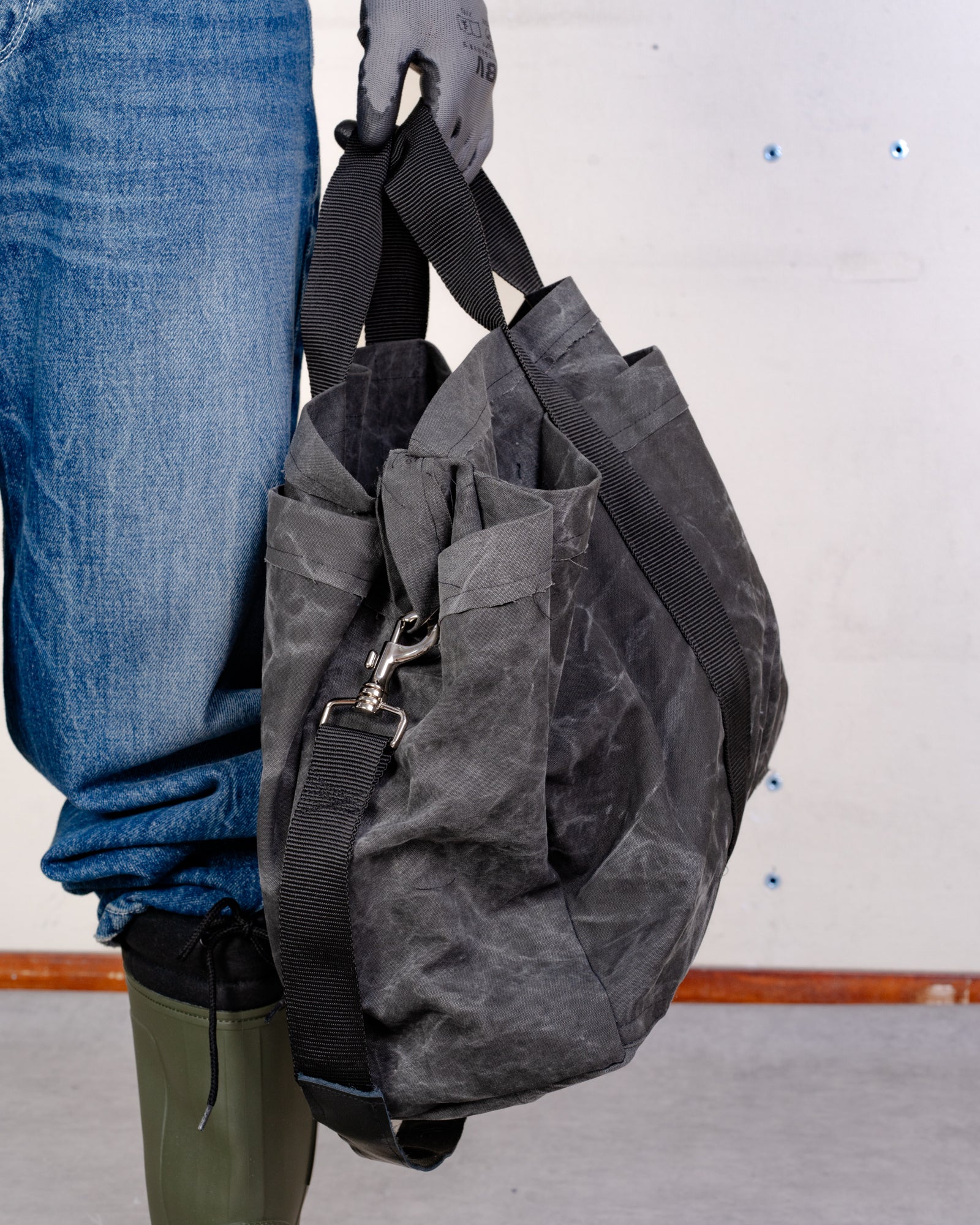 CF.21.11.04.01 WORKER SHOPPER washed black