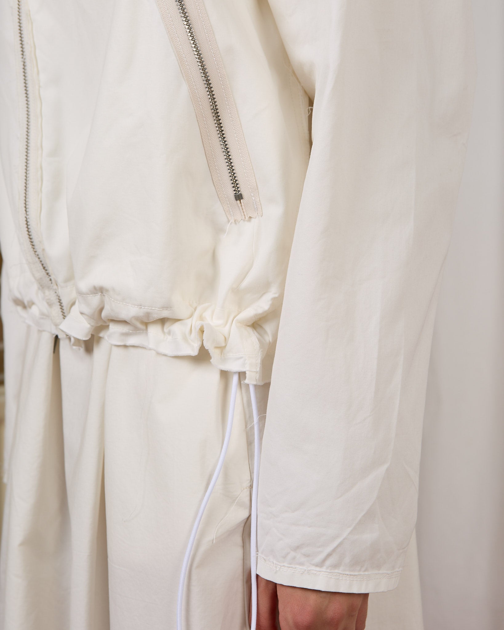CF.23.09.01.01 TRACK JACKET light canvas optical white
