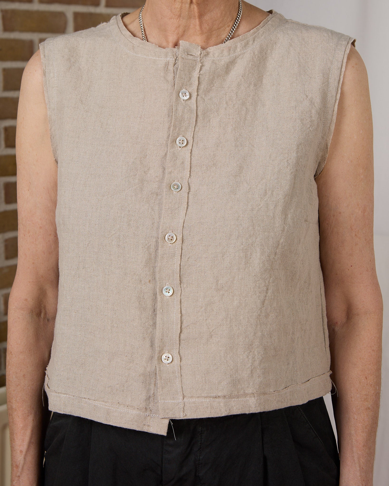 CF.23.05.02.03 NORMAL BUTTON TOP light weight linen sand
