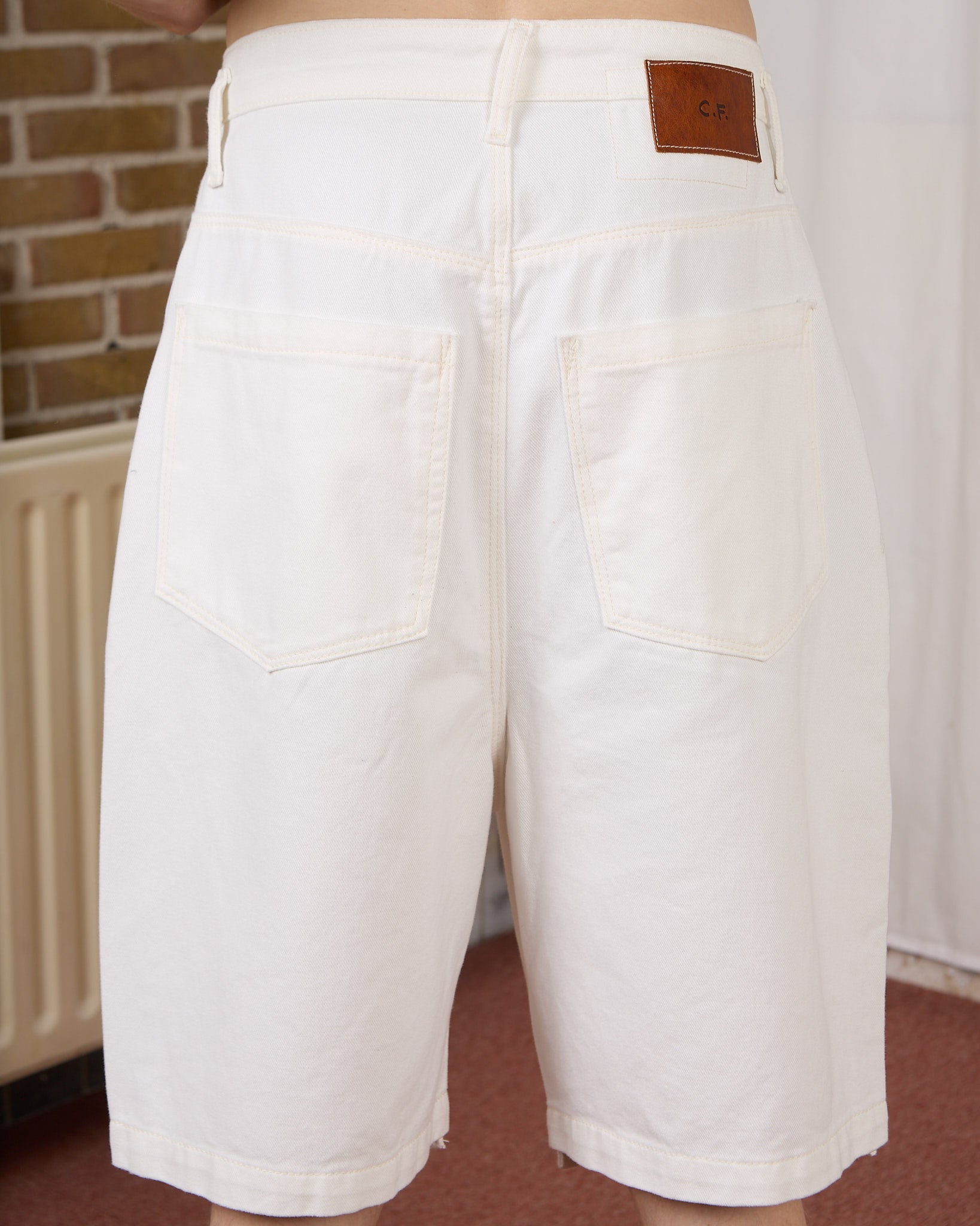 CF.23.15.01.02 WIDE SHORTS twill off-white