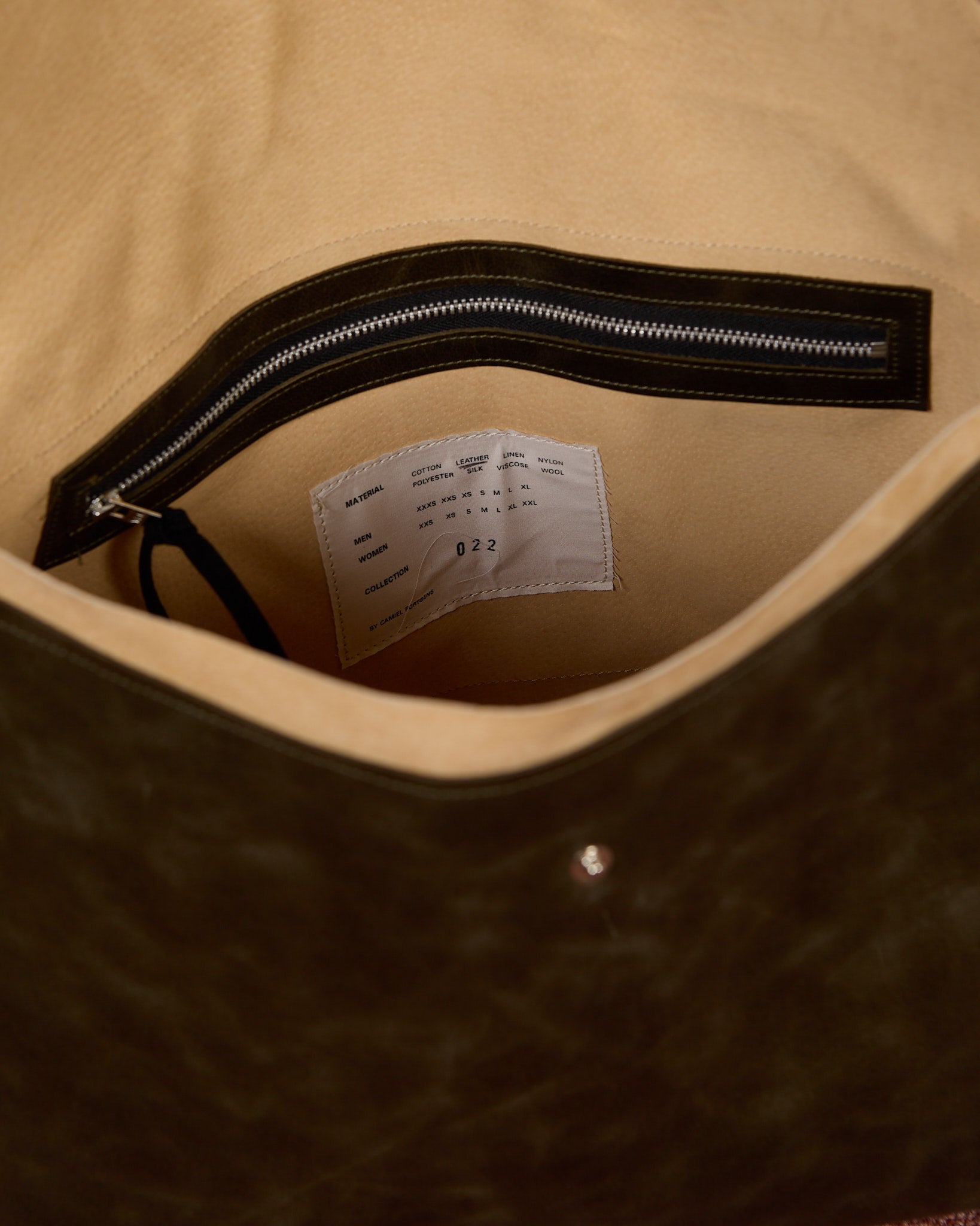 CF.23.14.02.01 BELT BAG cow leather green