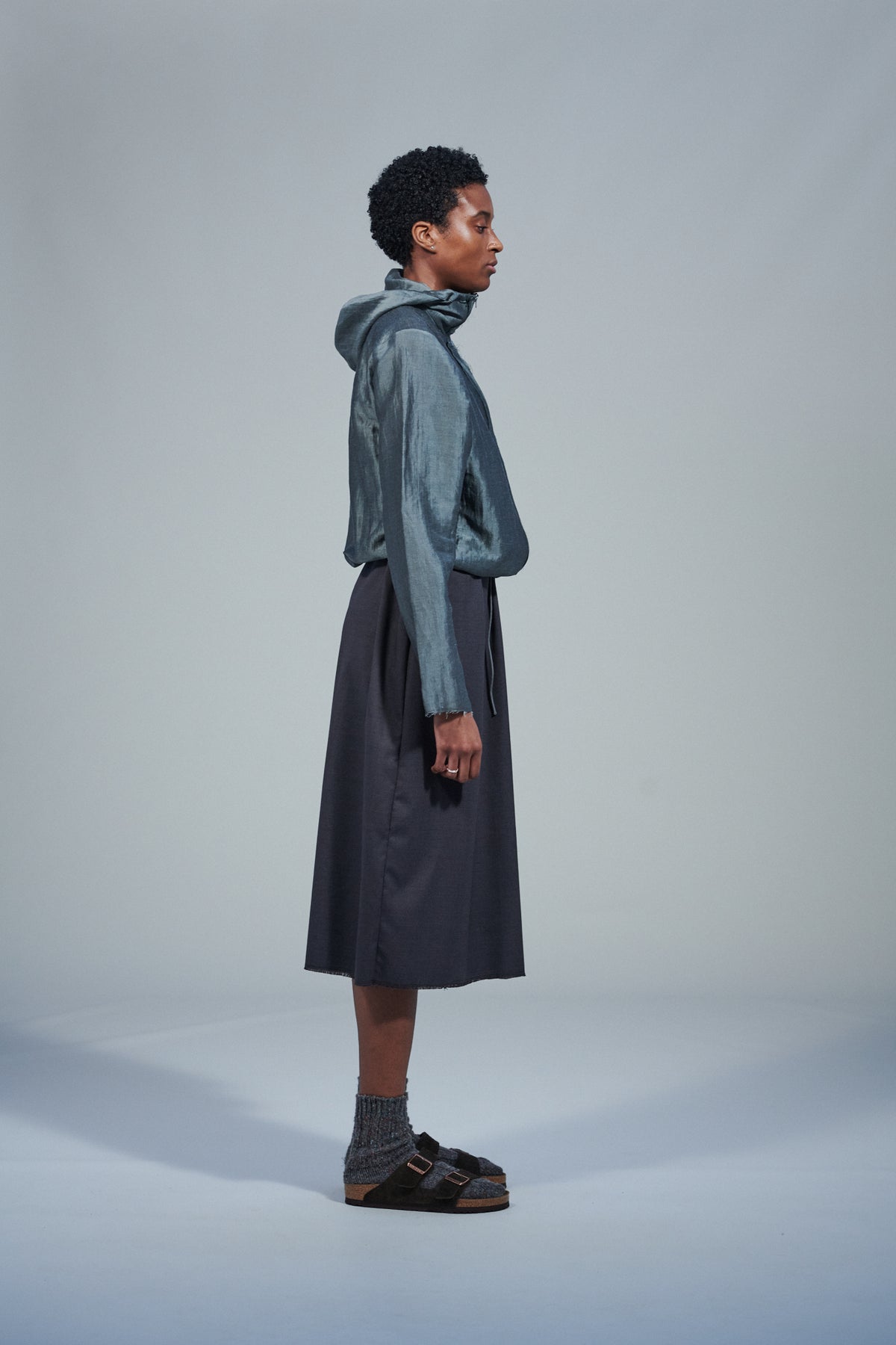CF.22.09.02.02 FITTED HOODED JACKET silk/linen grey