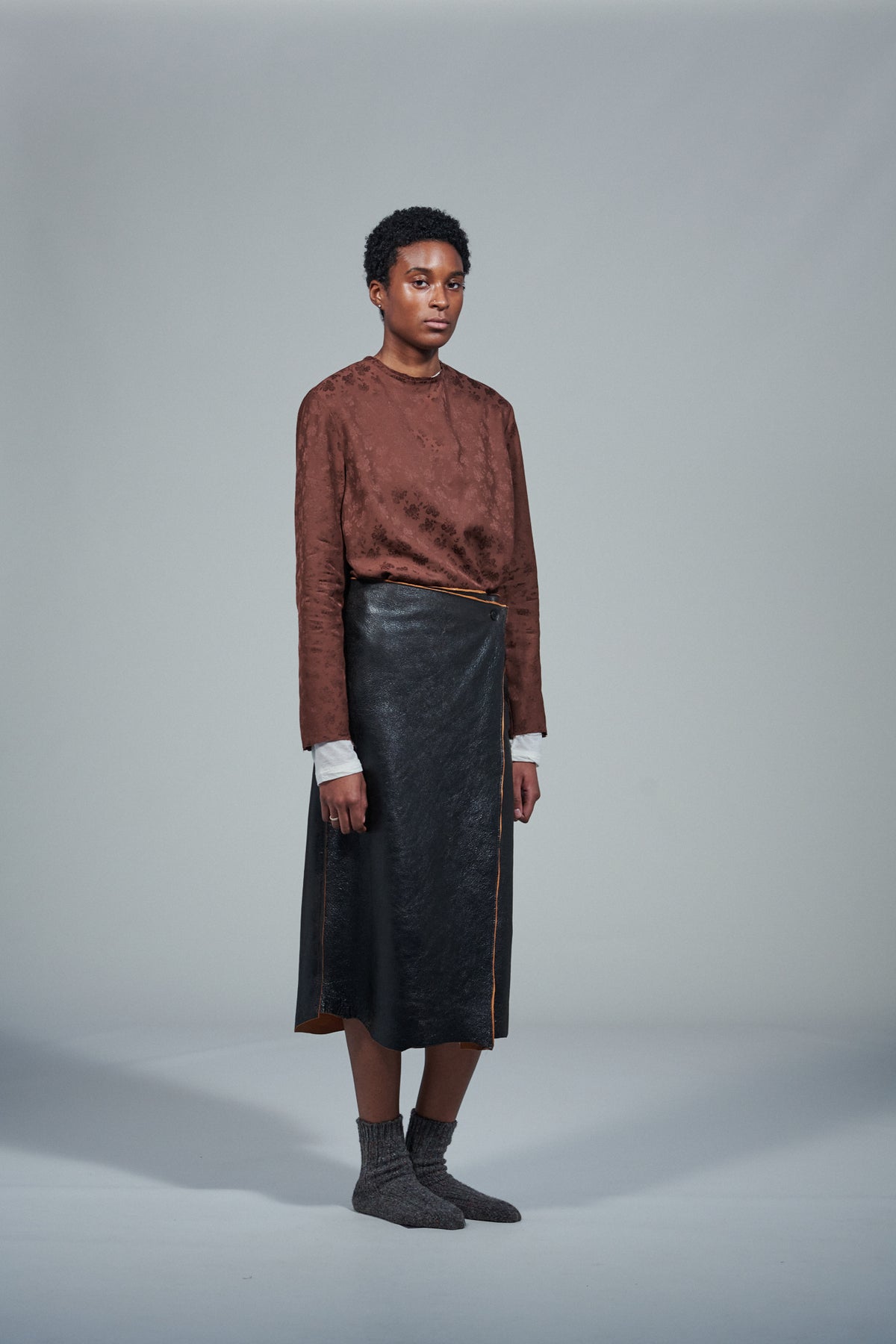 CF.22.16.05.01 WRAP SKIRT crack leather black