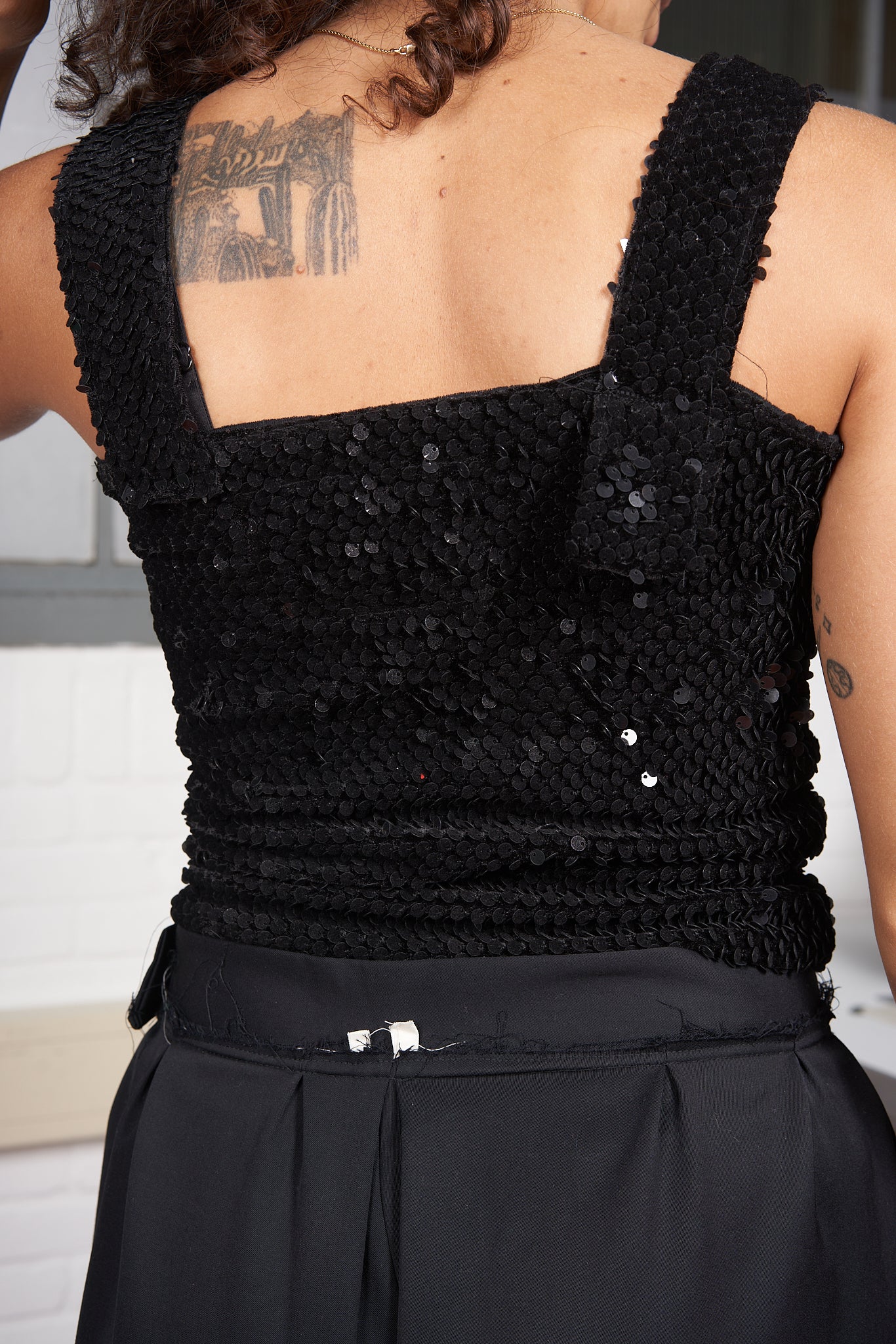 CF. SEQUIN TOP black