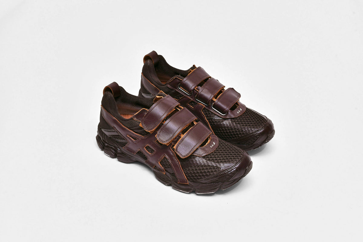 ASICS GEL-CUMULUS™ 16 VELCRO brown
