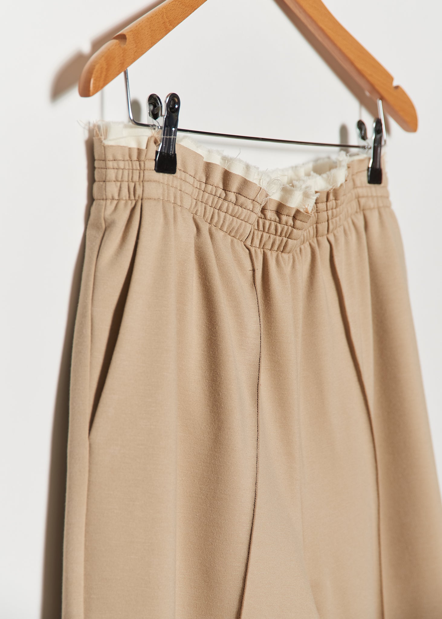 CF.13.06.07.01 TRACK PANTS sand
