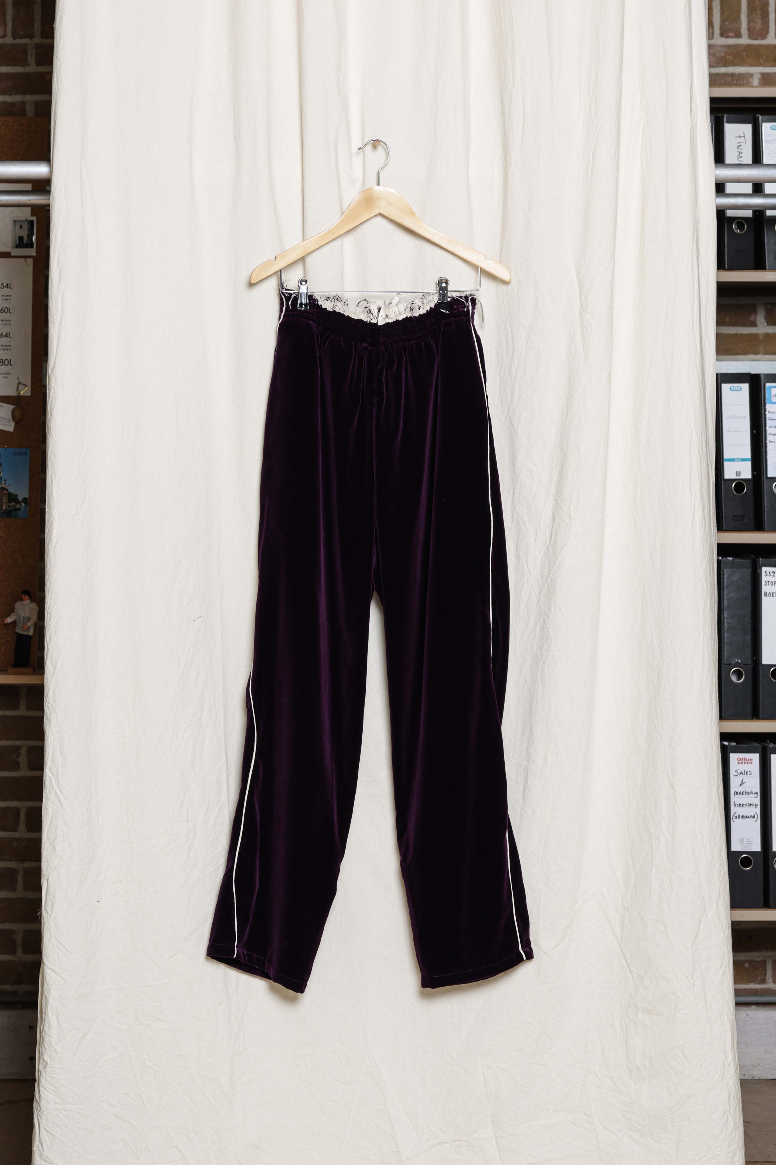 CF.16.06.02.01 SWEAT PANTS purple