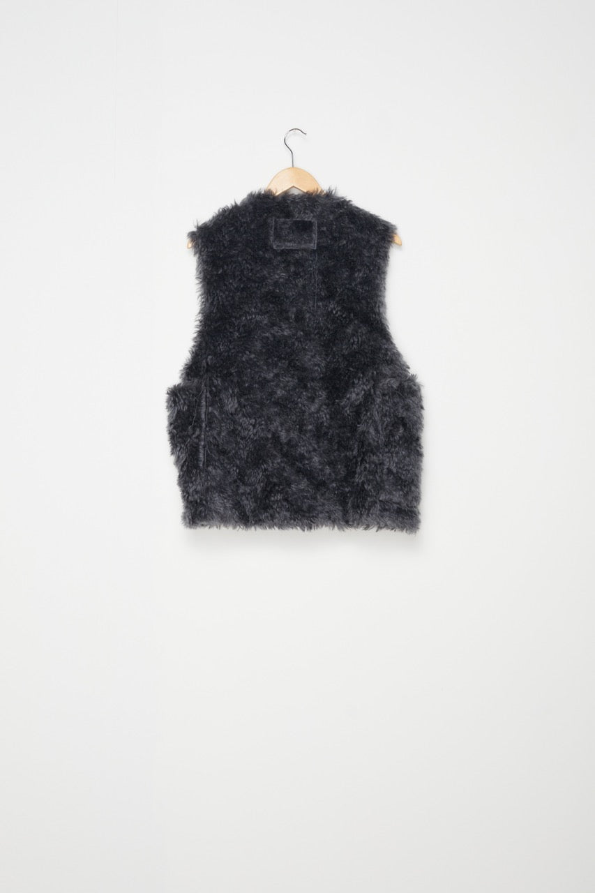 CF.18.05.04.01 ZIP VEST WOOL FUR GREY