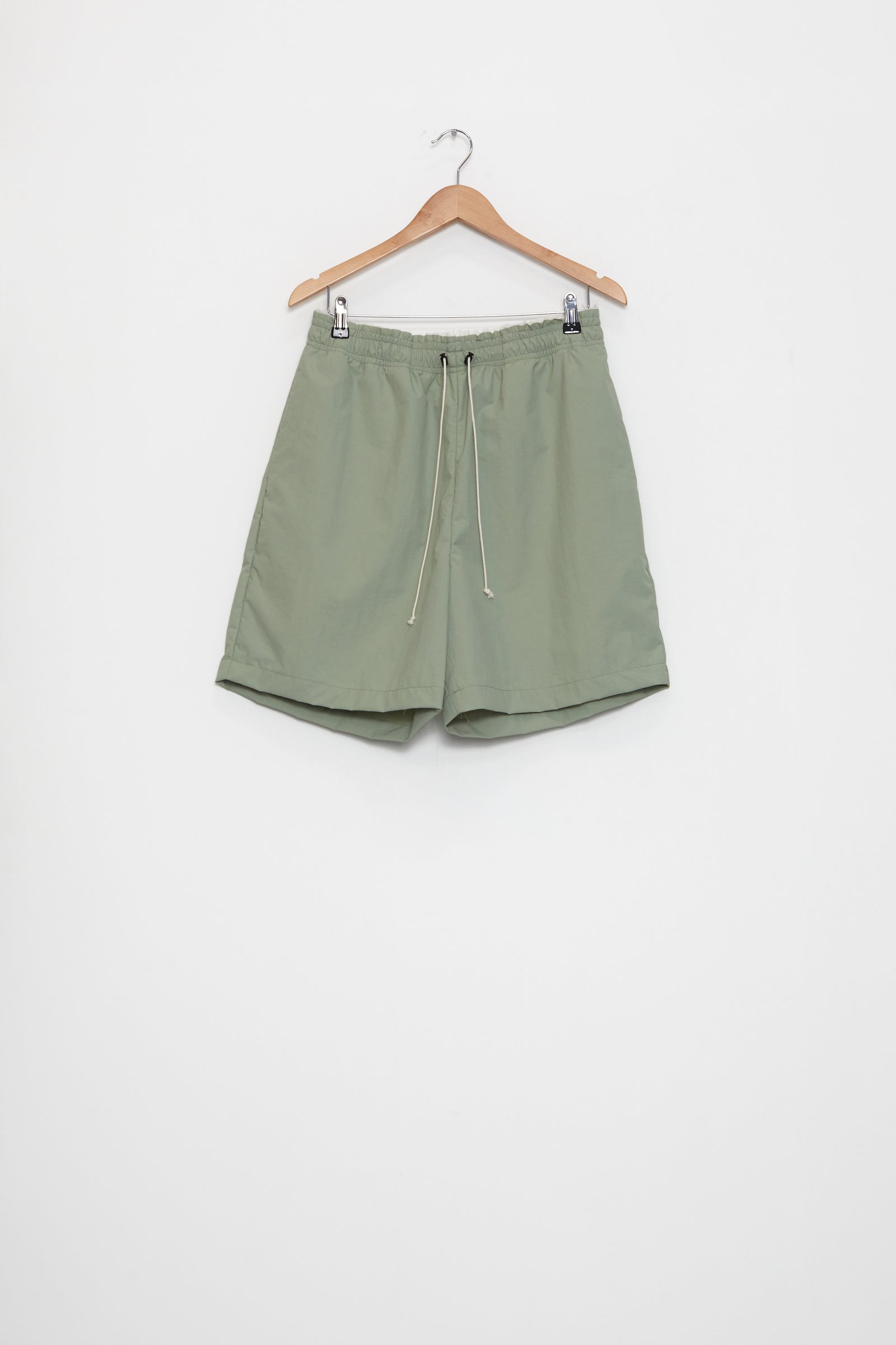 CF.19.13.01.01 KNEE SHORTS taffeta green