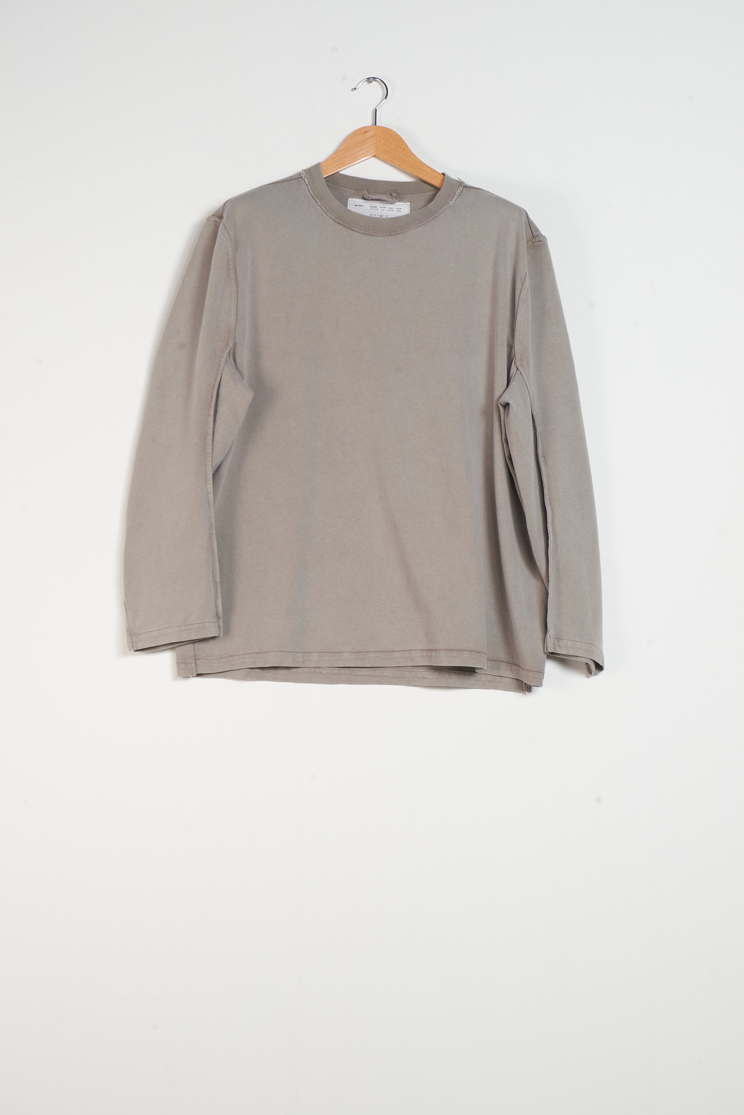 CF.20.01.02.01 BIG TEE LS taupe – Camiel Fortgens