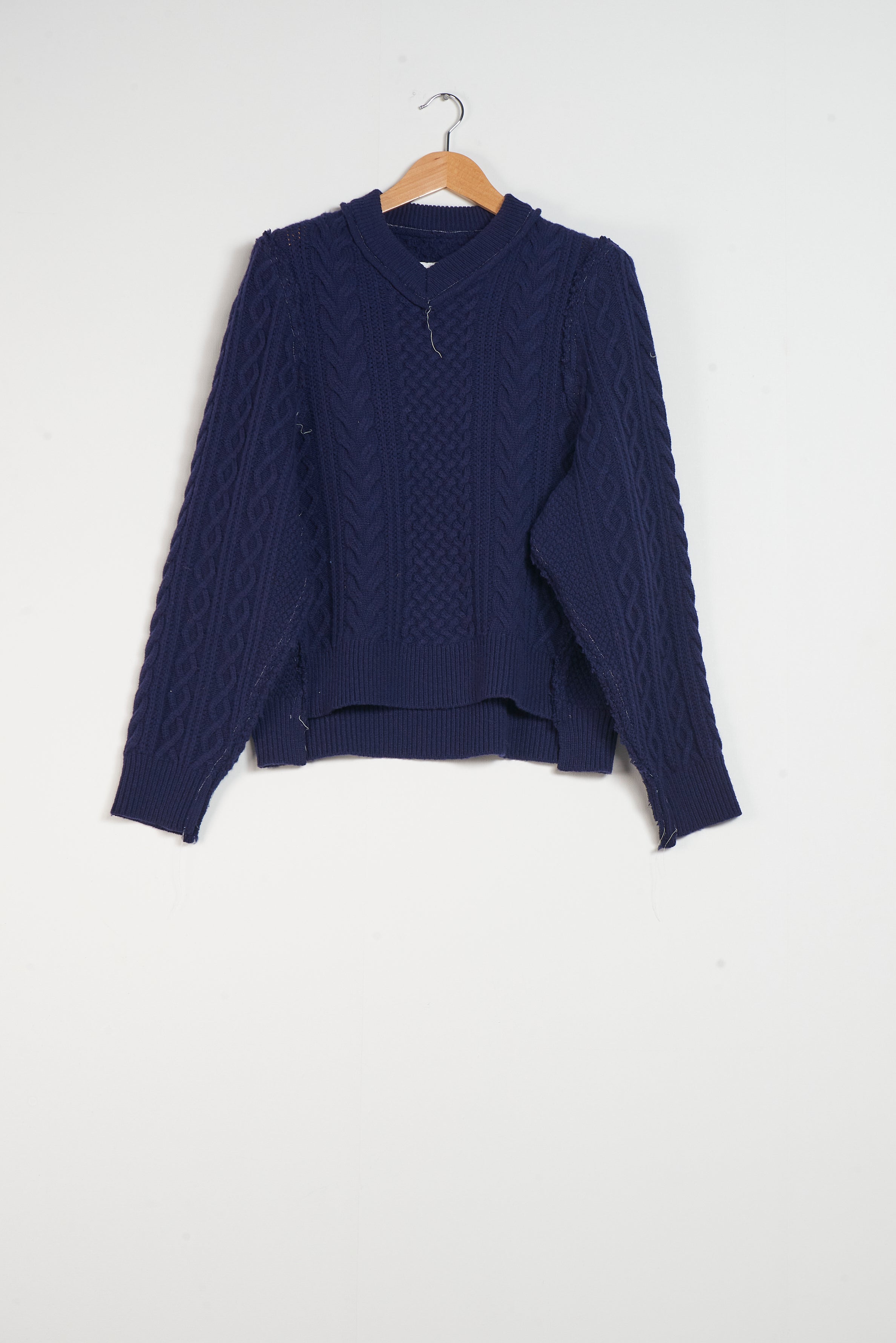 CF.20.03.02.01 FRANKENSTEIN CALBE KNIT NAVY – Camiel Fortgens