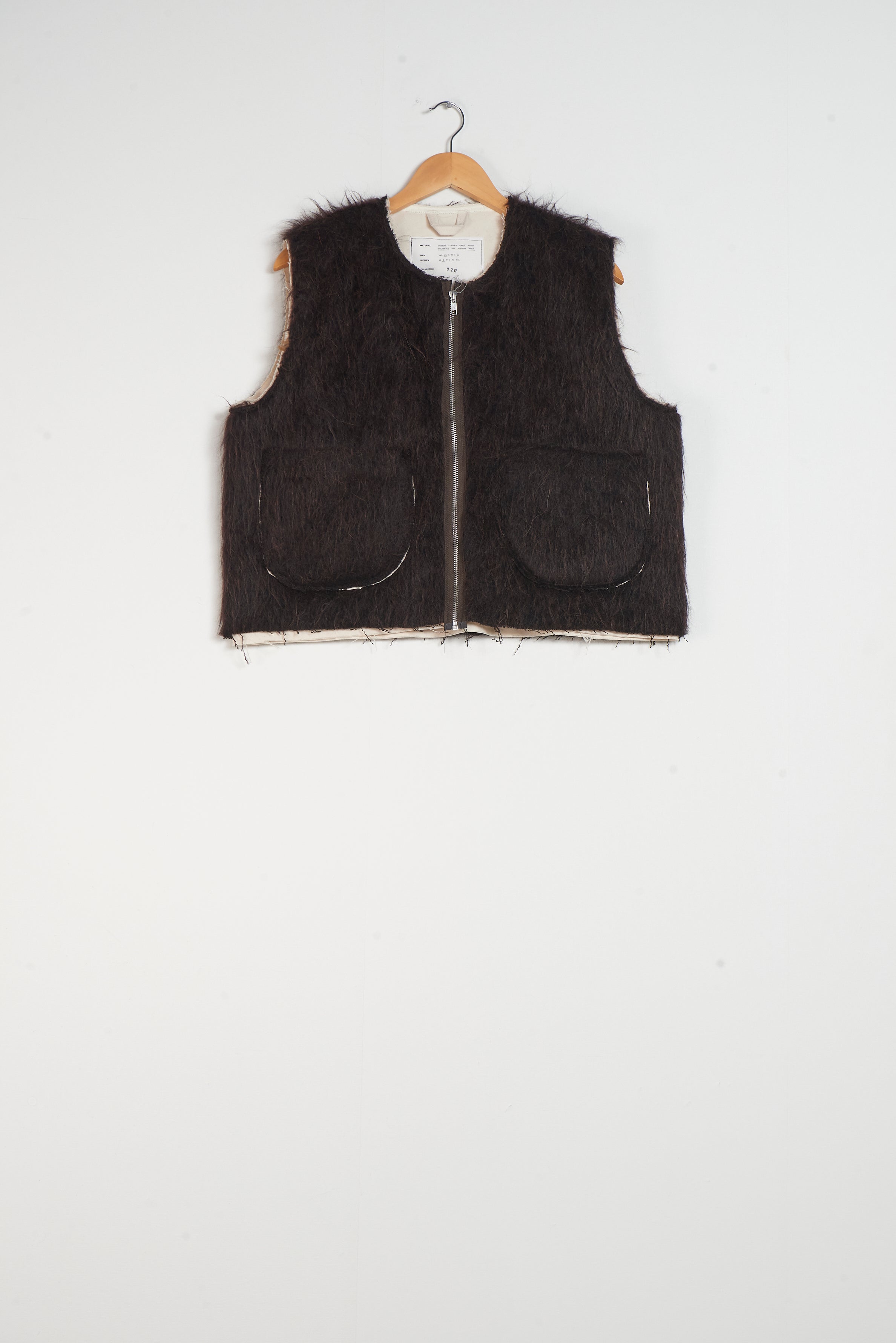 CF.20.05.01.01 SQUARE ZIP VEST brown