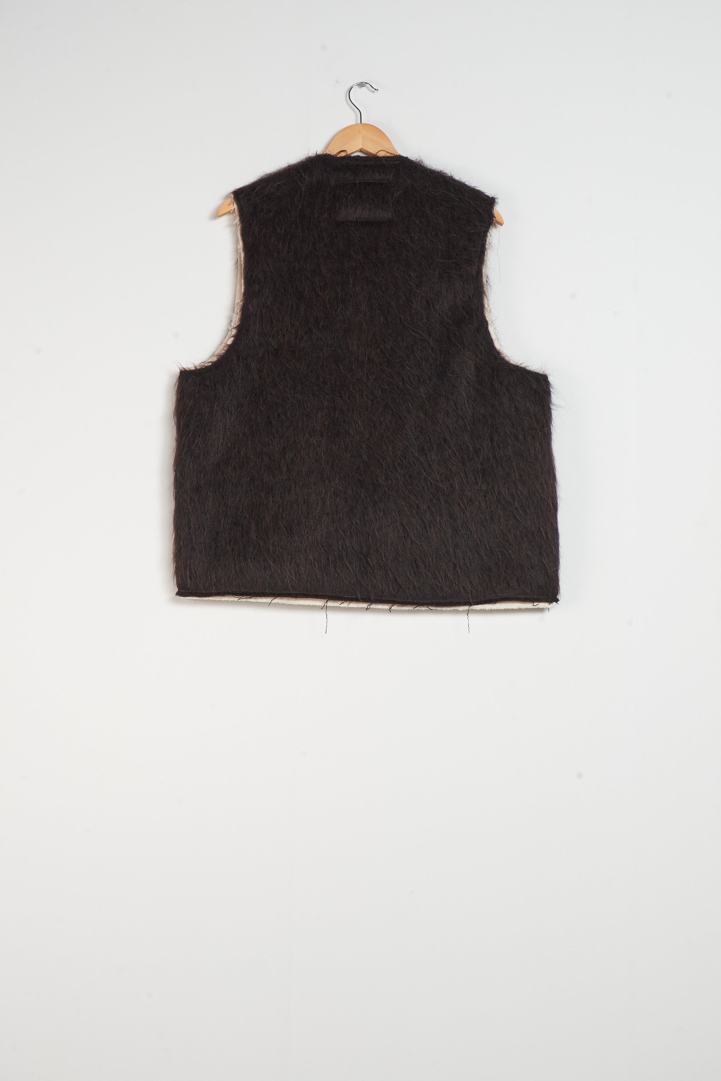 CF.20.05.02.02 ZIP VEST brown