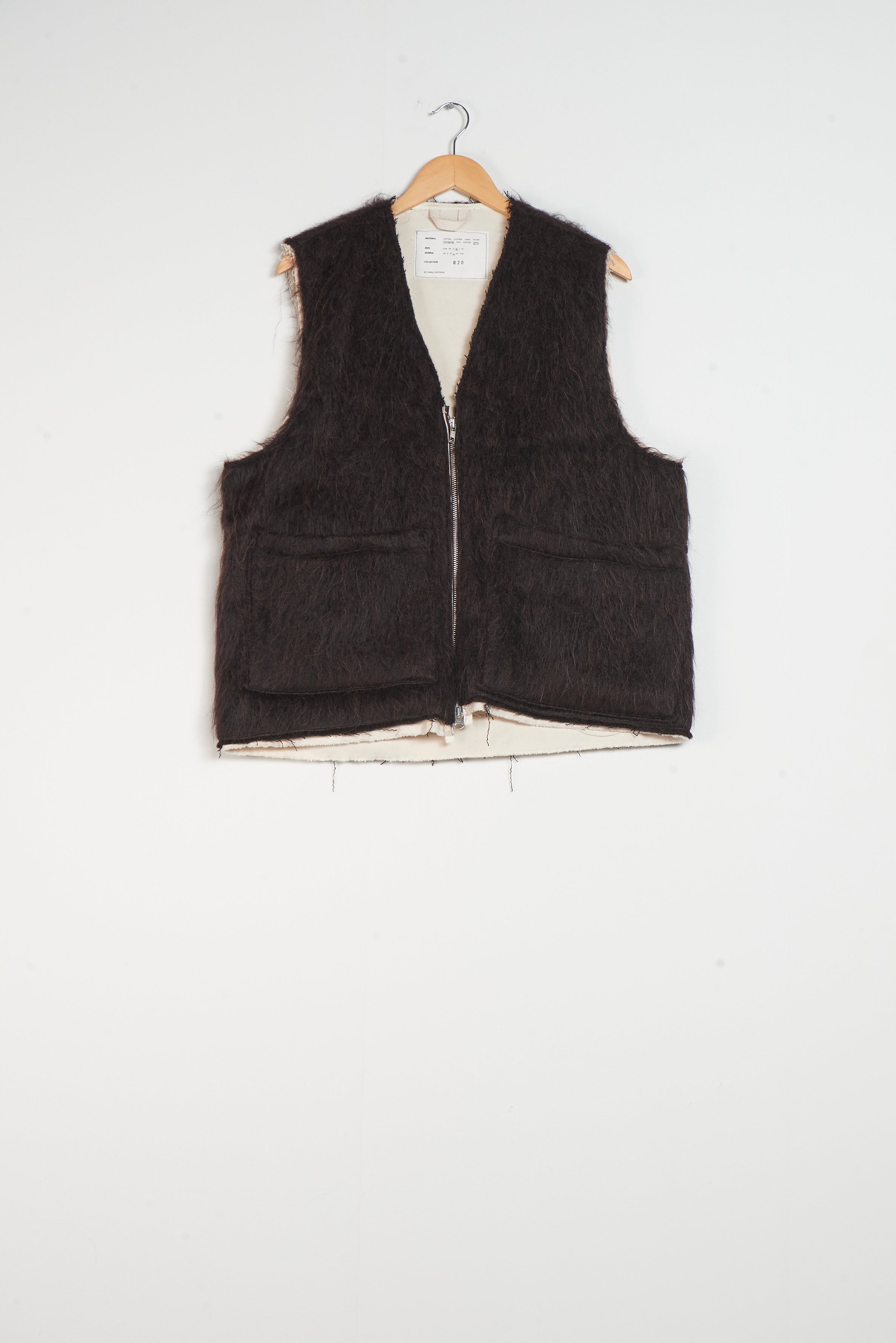 CF.20.05.02.02 ZIP VEST brown