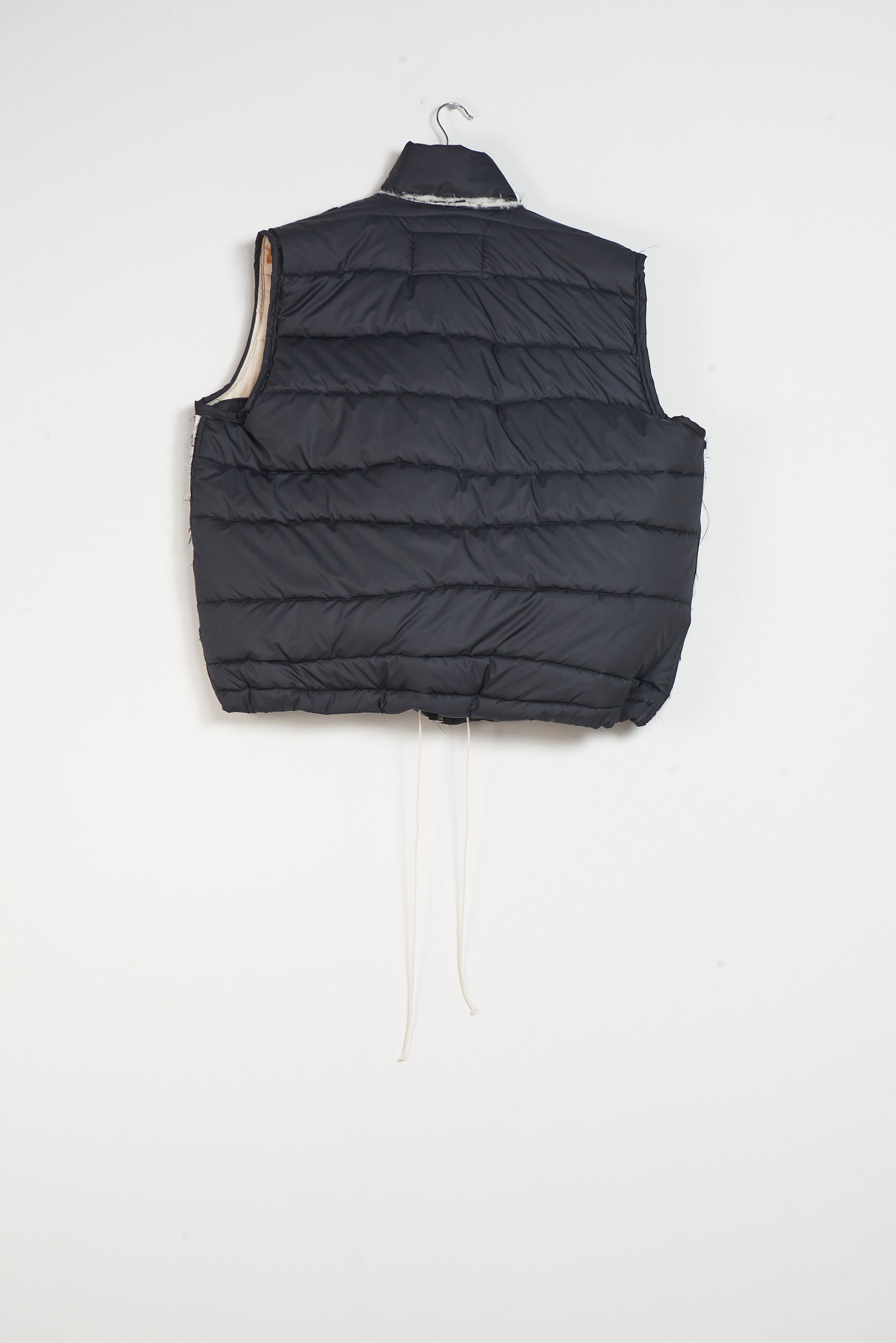 CF.20.05.03.01 BODY WARMER black