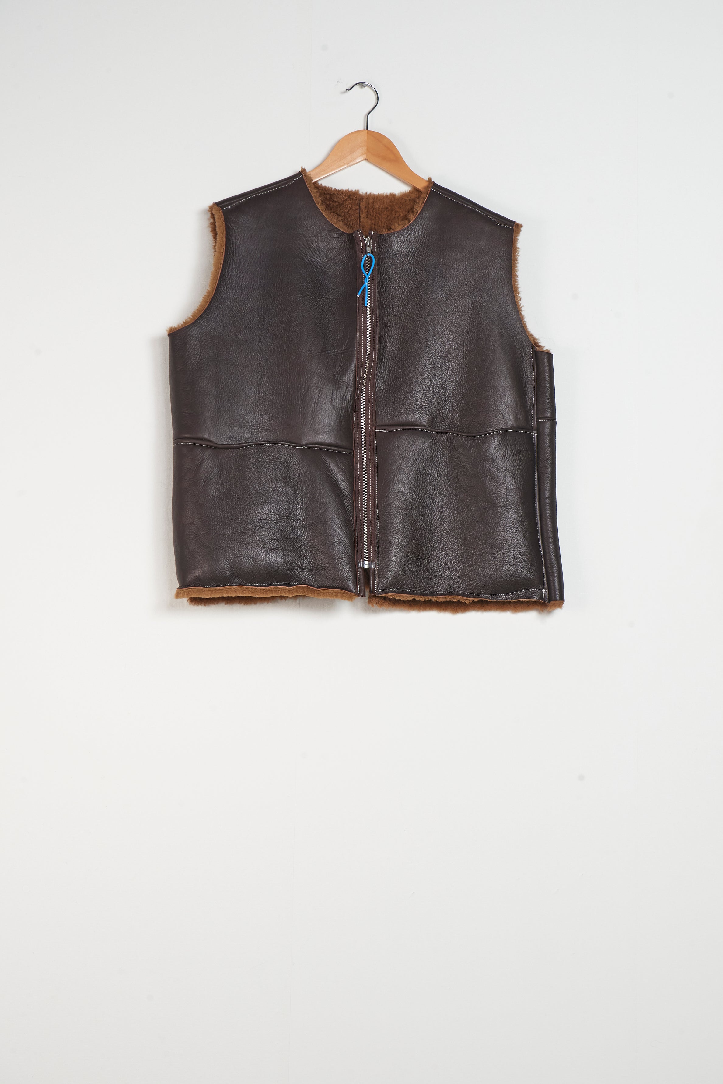 CF.20.05.04.01 SHEEP VEST brown