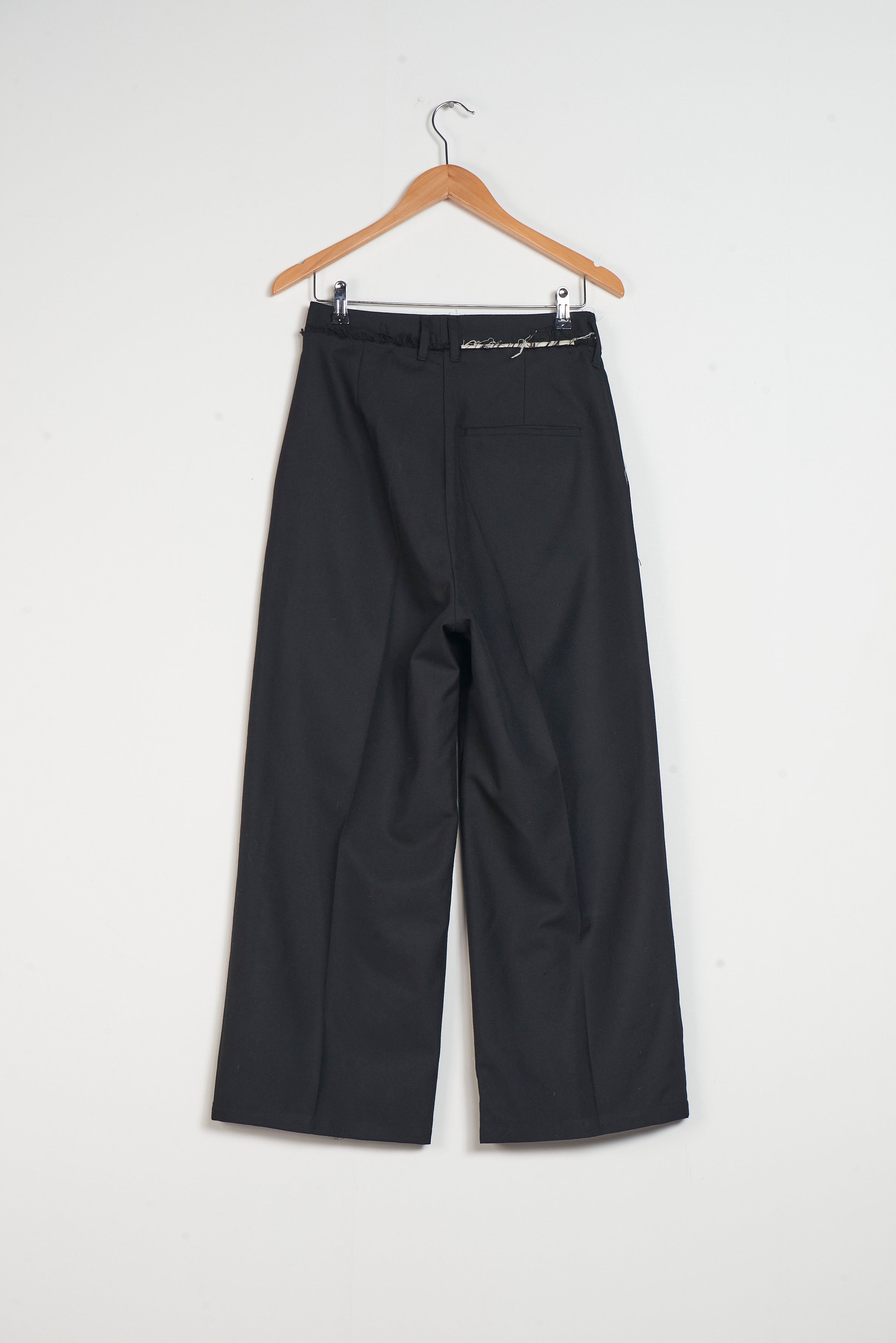 CF.20.06.06.01 STRAIGHT SLACK black