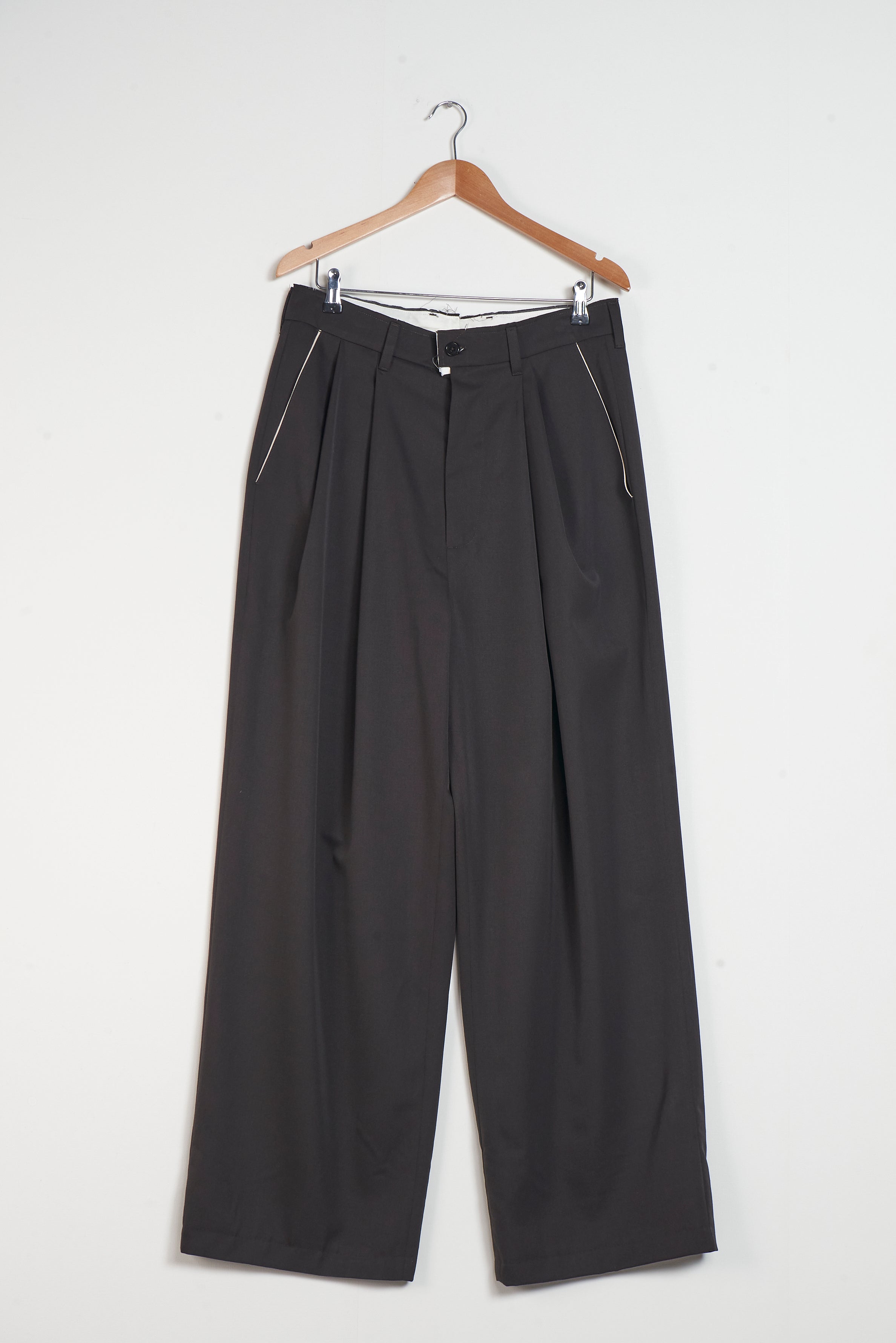 CF.20.06.09.02 SUIT PANTS faded black