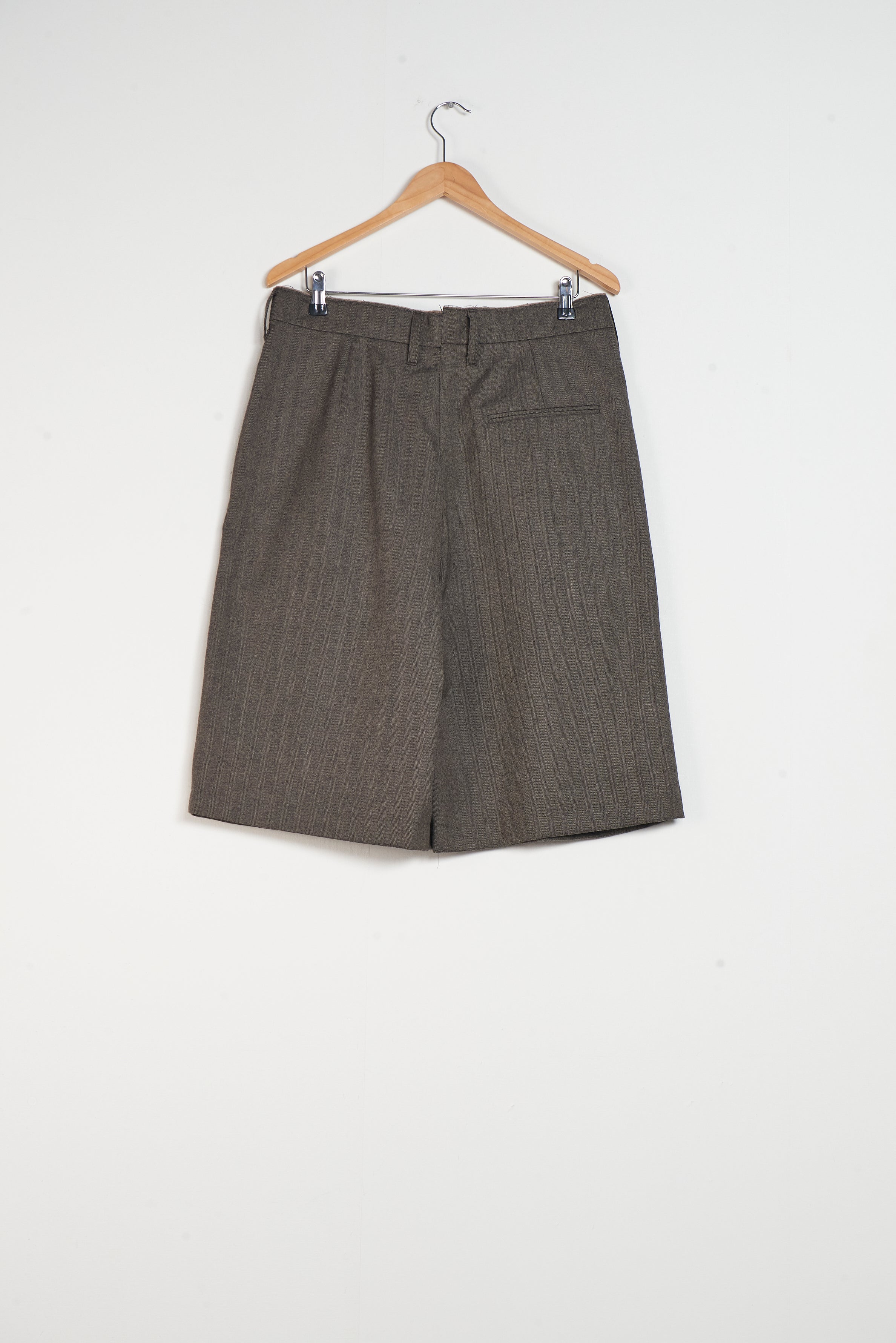 CF.20.06.11.01 SLIM SUIT SHORTS herringbone