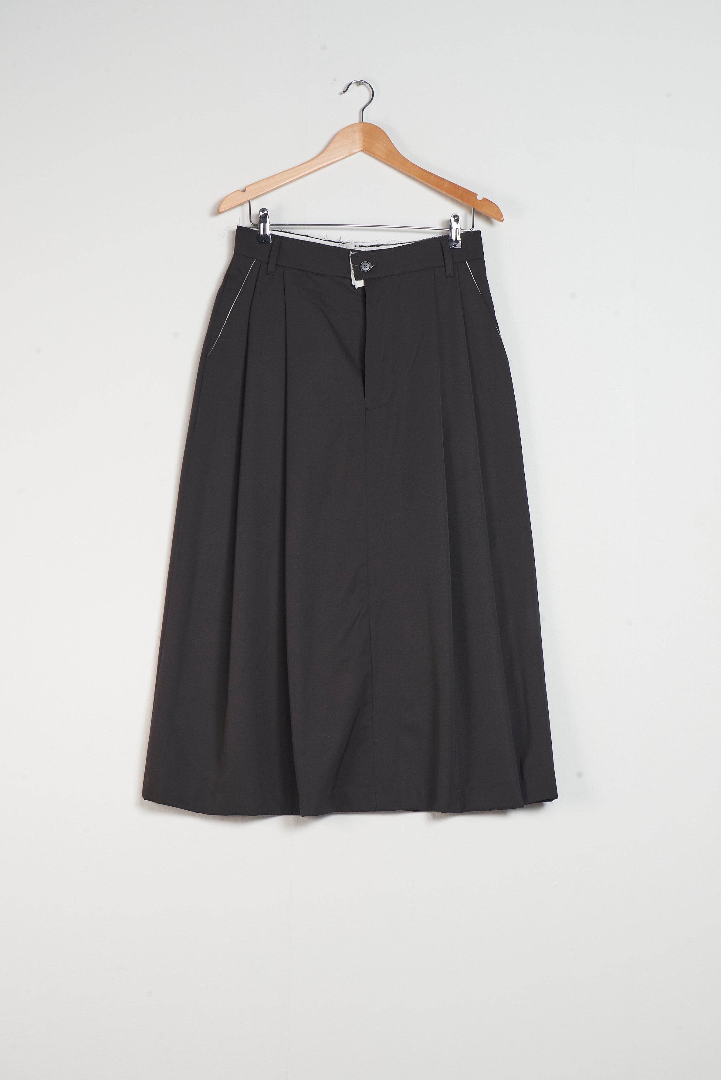 CF.20.07.03.01 SUIT PANTS SKIRT faded black