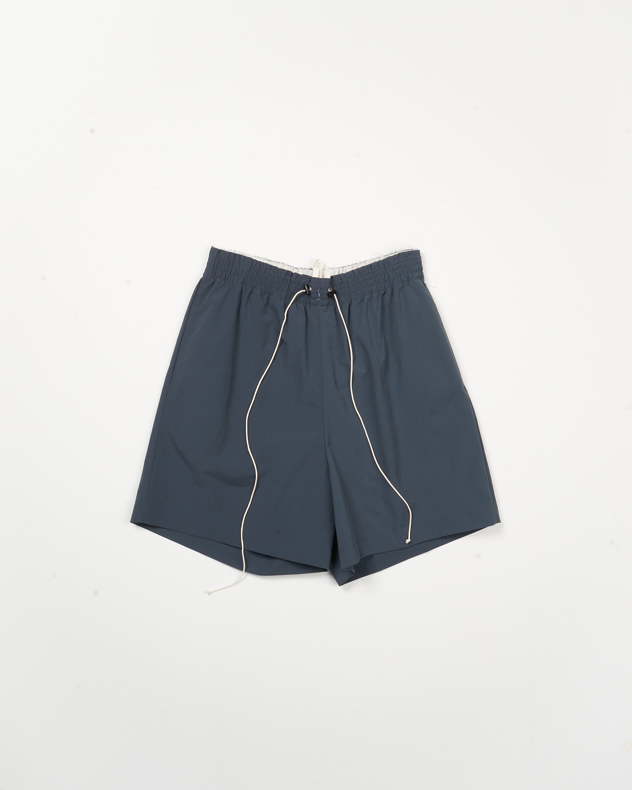 CF.21.13.01.05 KNEE SHORTS technical nylon petrol – Camiel Fortgens