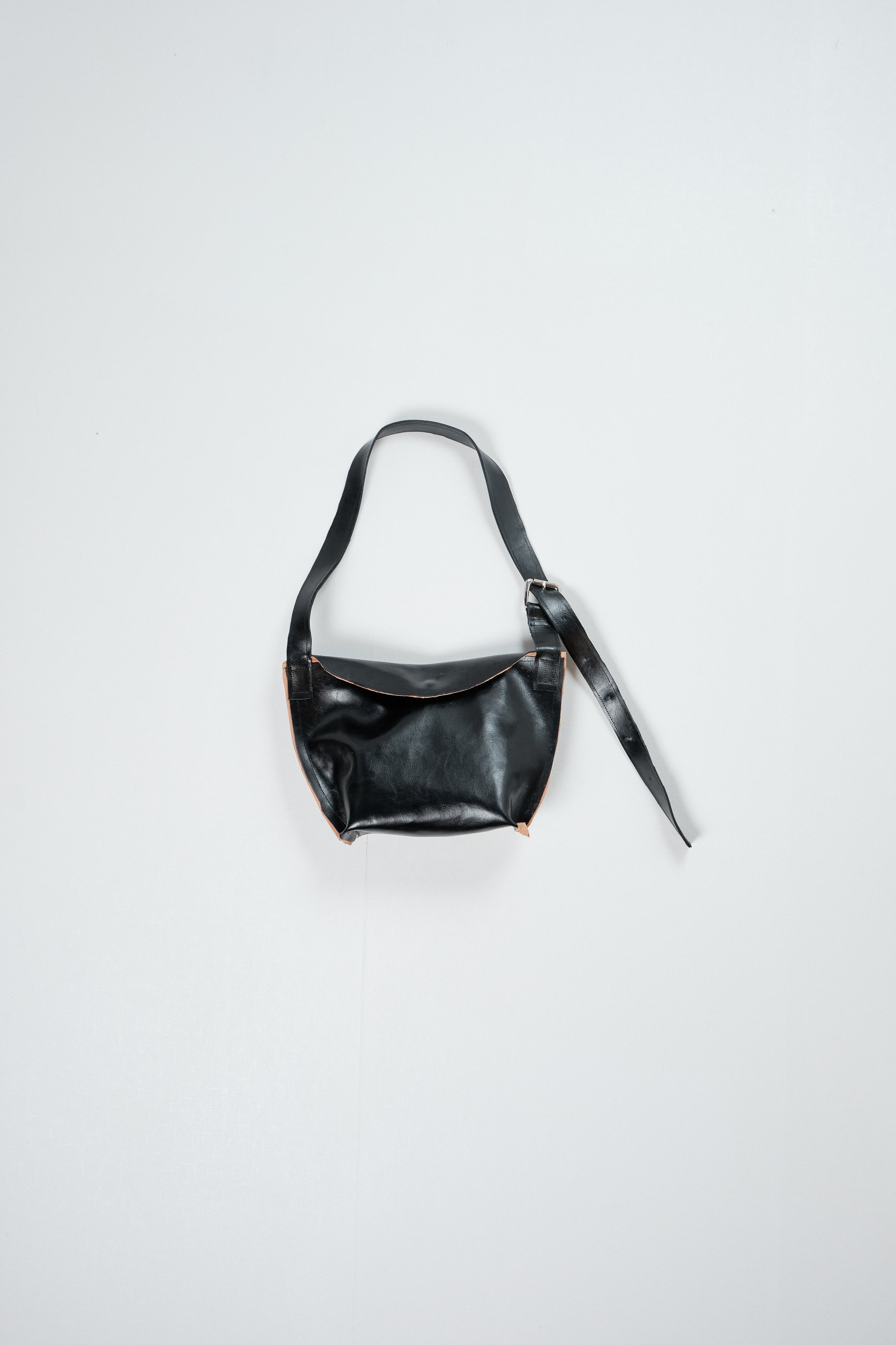 CF.22.14.03.02 PUFF BAG SMALL leather black