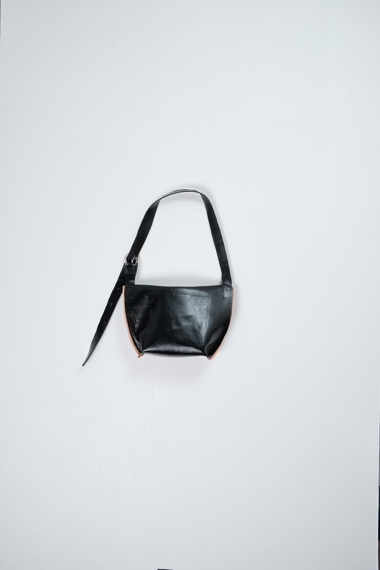 CF.22.14.03.02 PUFF BAG SMALL leather black