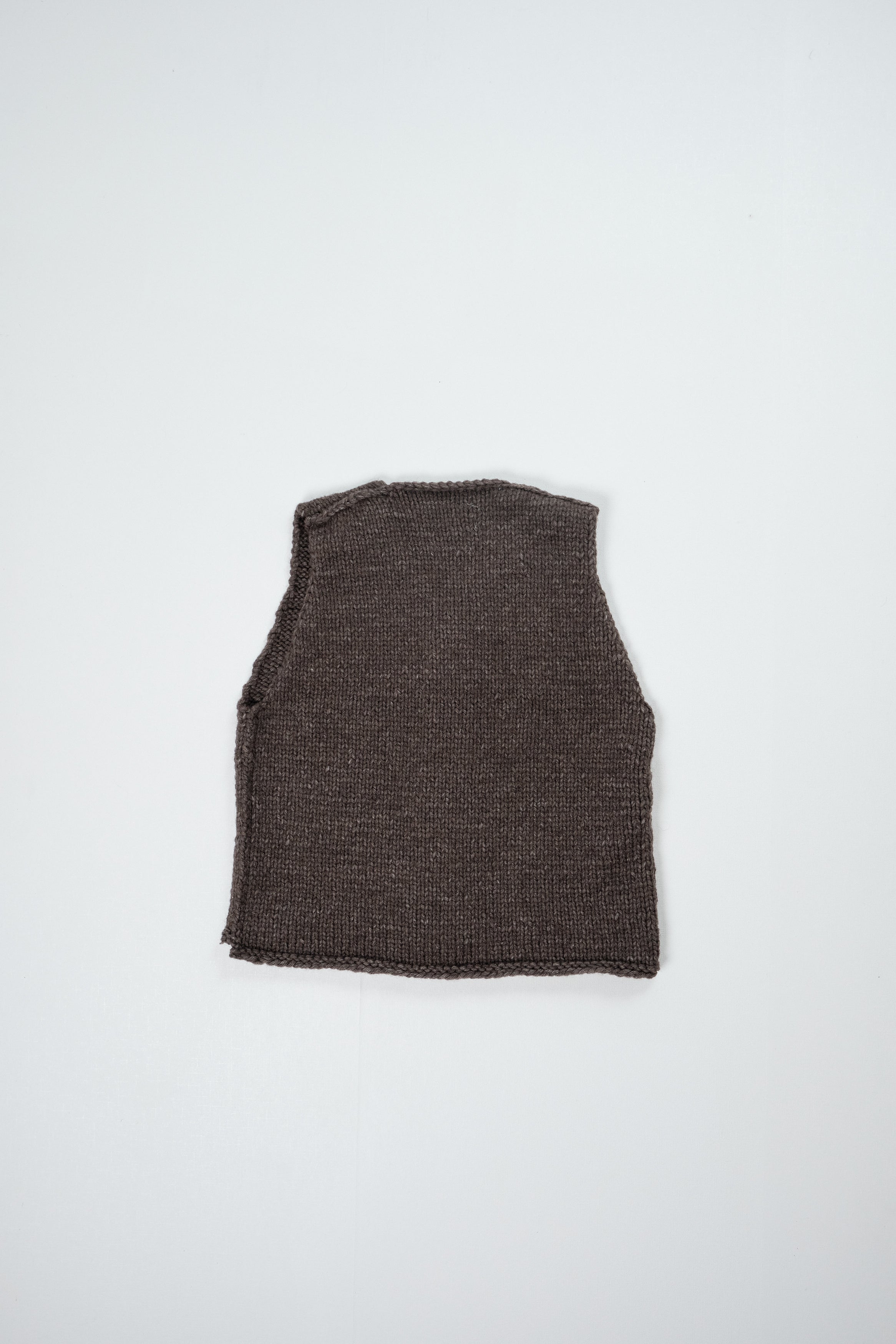 CF.22.03.05.01 WOBBLY V-NECK SPENCER handknit natural brown melange