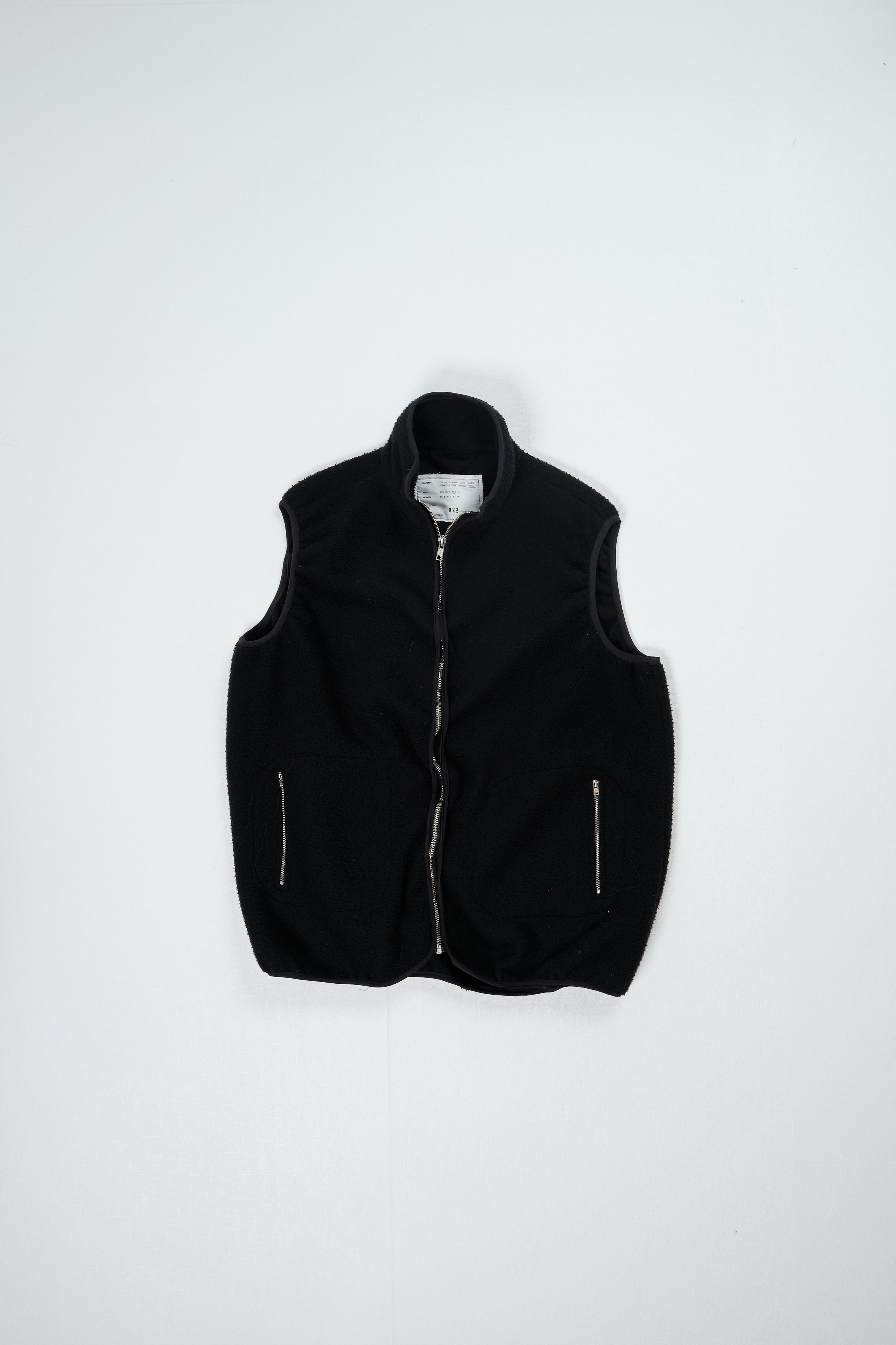 TOPS & VESTS – Camiel Fortgens